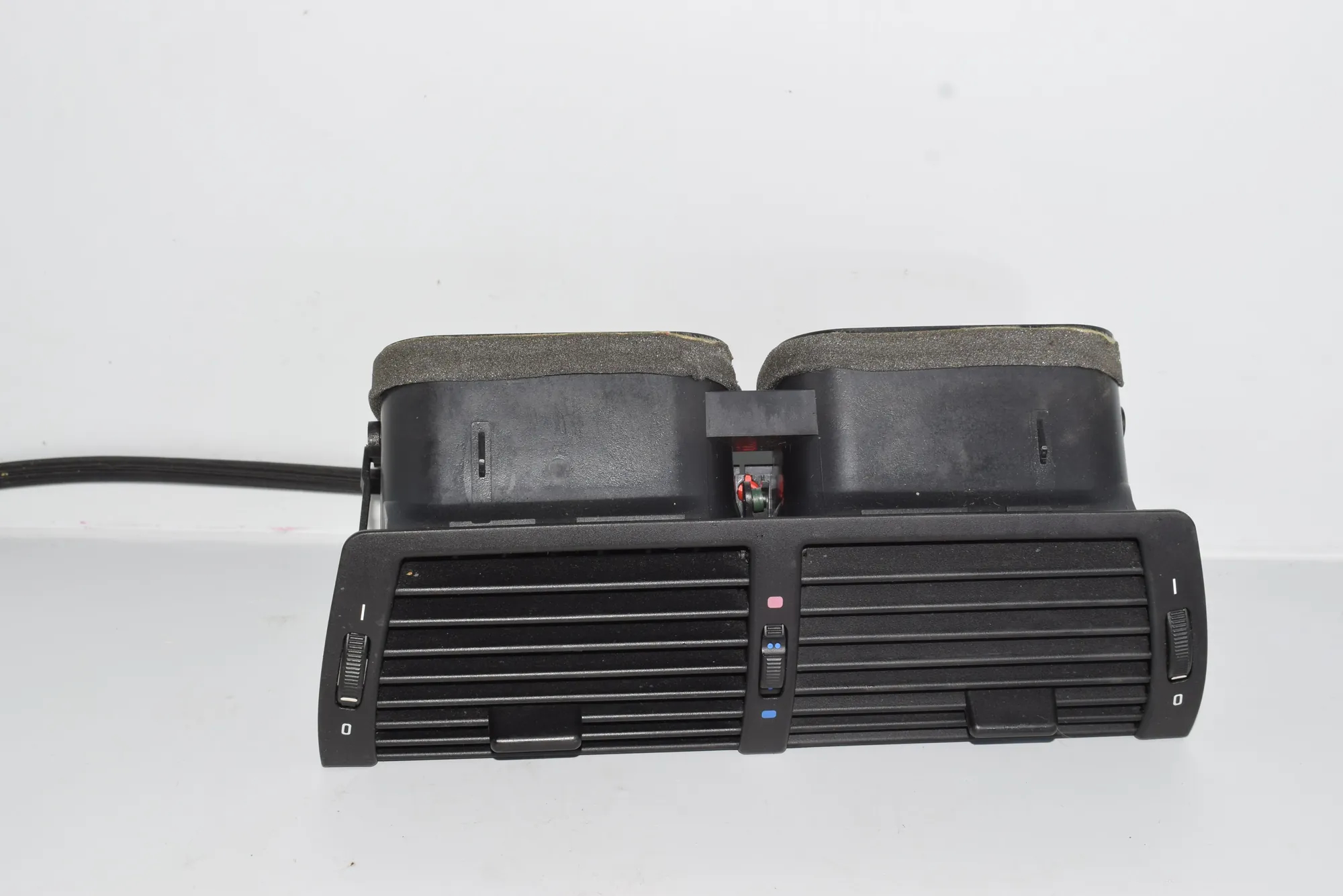 Dashboard Air Vents – OEM 8402221 · BMW X5 (E53) 4.8 is 2004 – 4