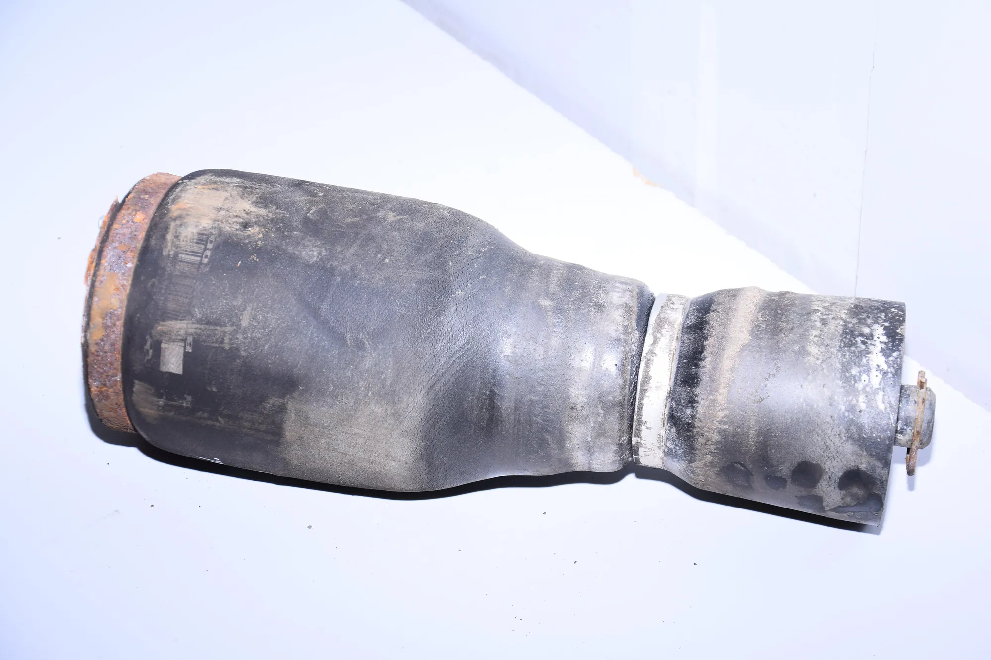 Rear Right Air Suspension Spring Bag – OEM 1095580 · BMW X5 (E53) 4.8 is 2004