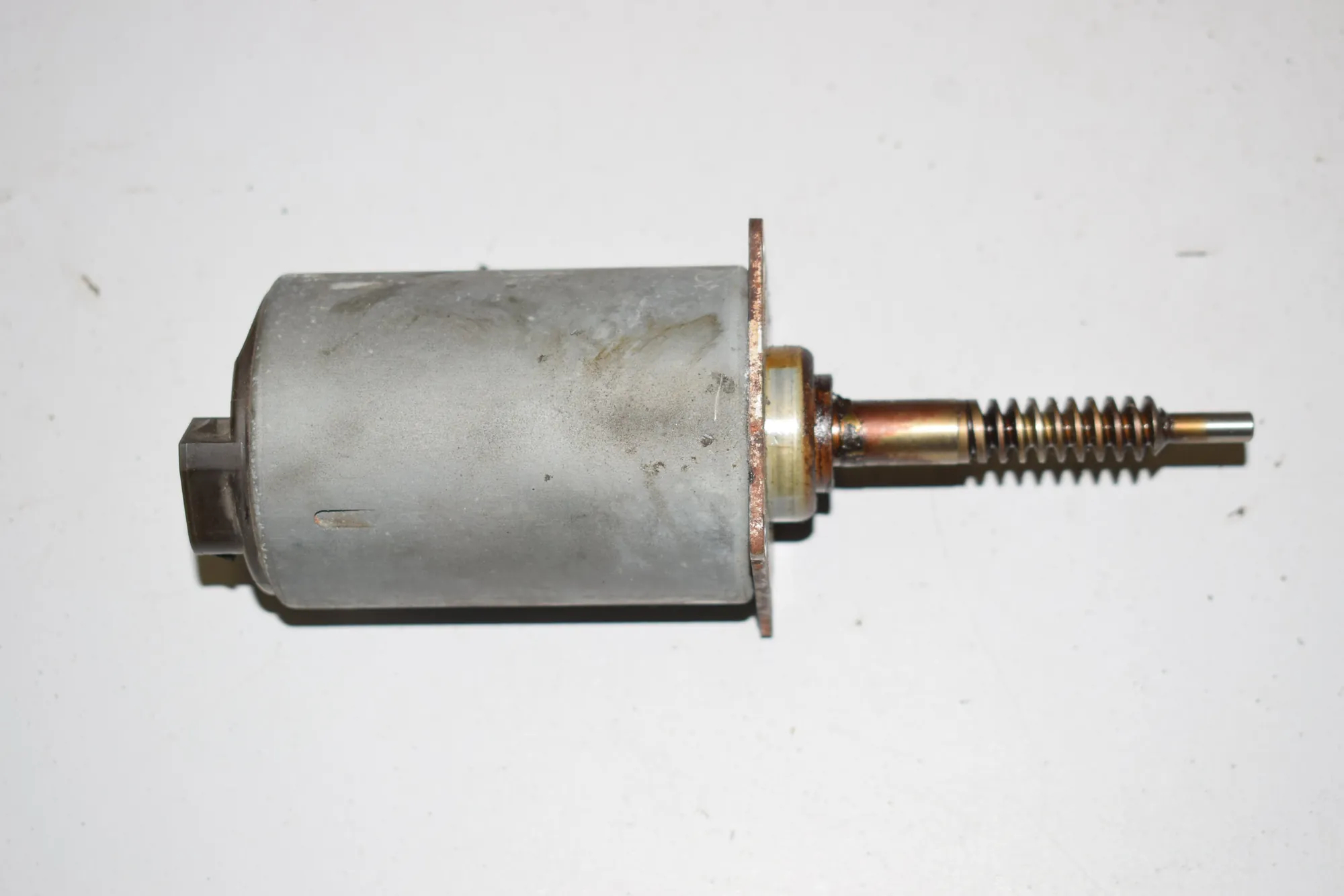 Intake Manifold Valve Motor – OEM 7506788 · BMW X5 (E53) 4.8 is 2004