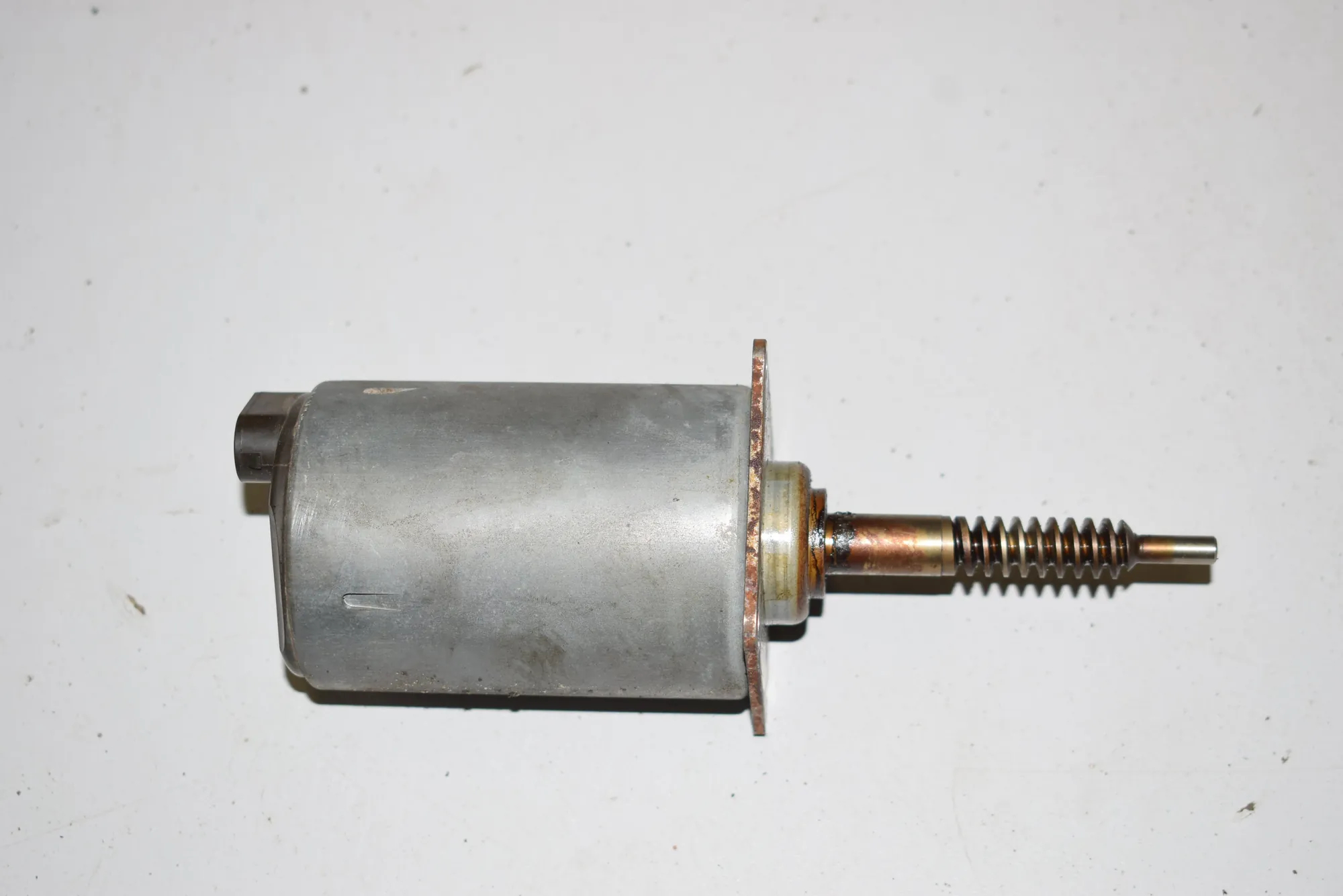 Intake Manifold Valve Motor – OEM 7506788 · BMW X5 (E53) 4.8 is 2004 – 2