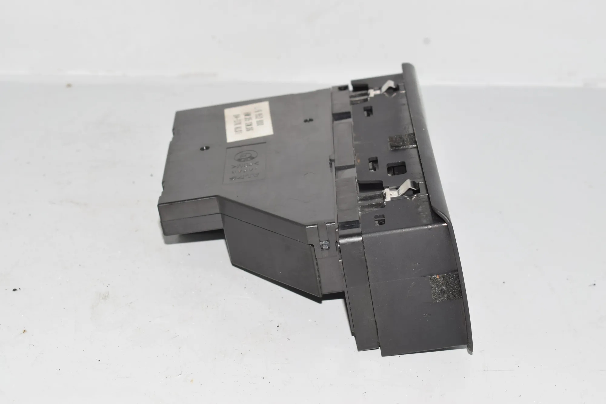 Front Left Door Window Switch – OEM 6952800 · BMW X5 (E53) 4.8 is 2004 – 3
