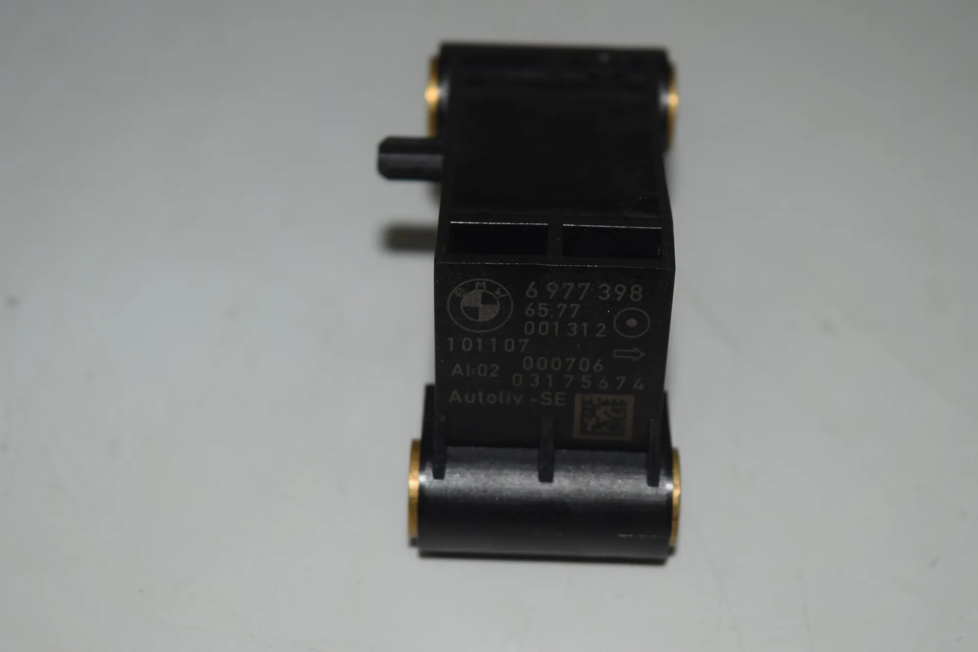 Front Right Impact Sensor – OEM 6977398 · BMW 5 (E60) 520 d 2007 – 5