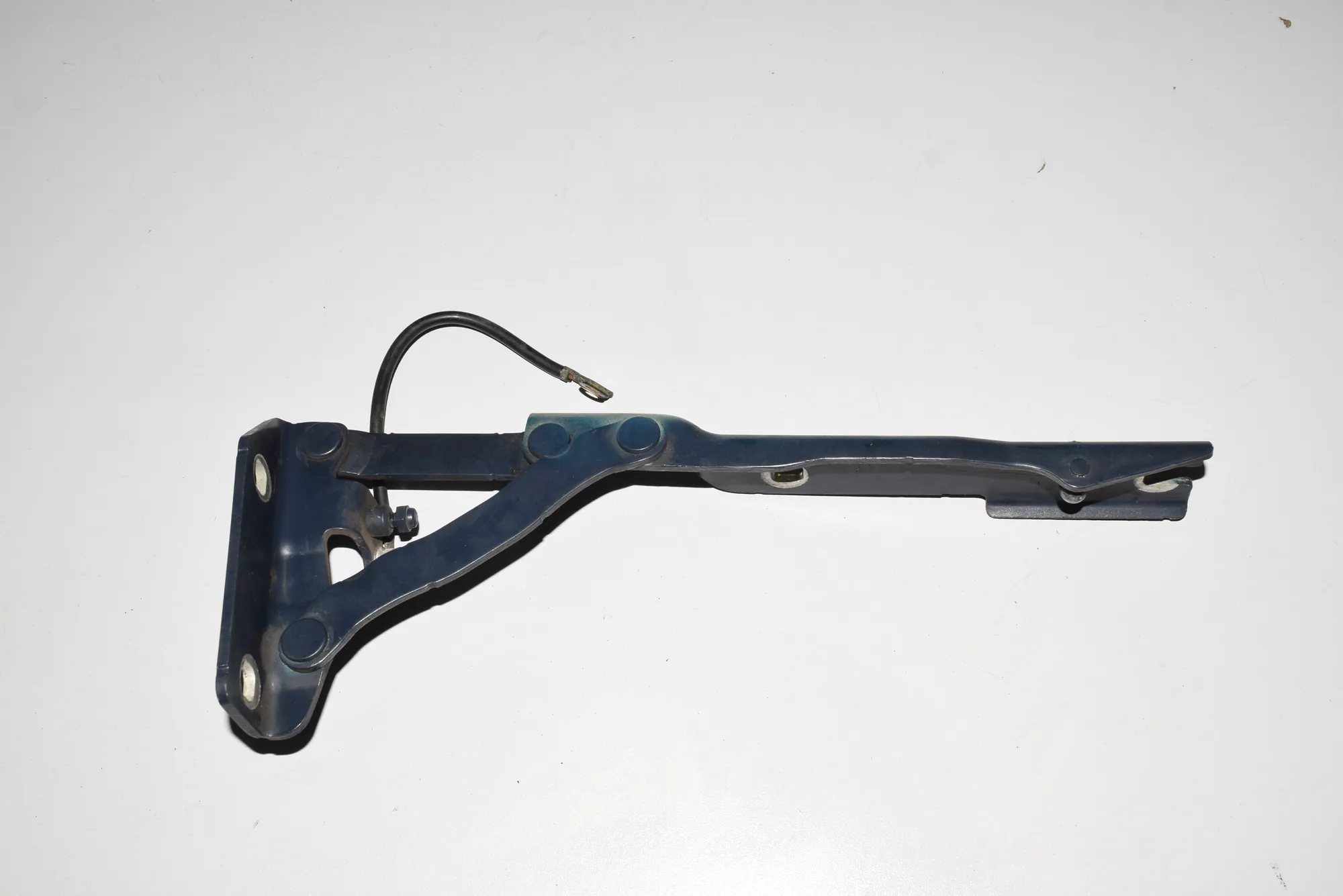 Front Right Bonnet Hinge – OEM 7008728 · BMW 5 (E60) 520 d 2007