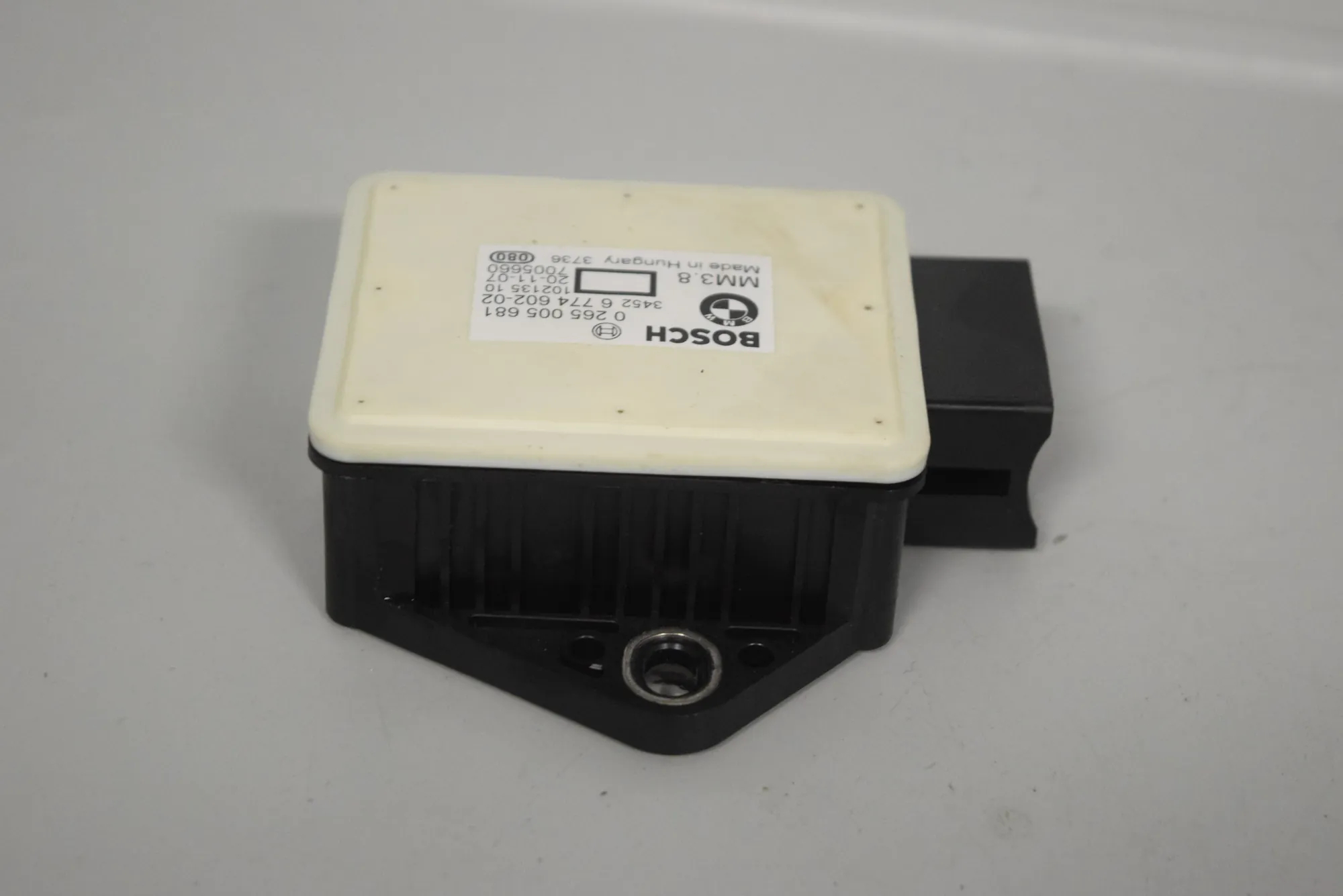 Acceleration Sensor – OEM 0265005681 · BMW 5 (E60) 520 d 2007 – 5