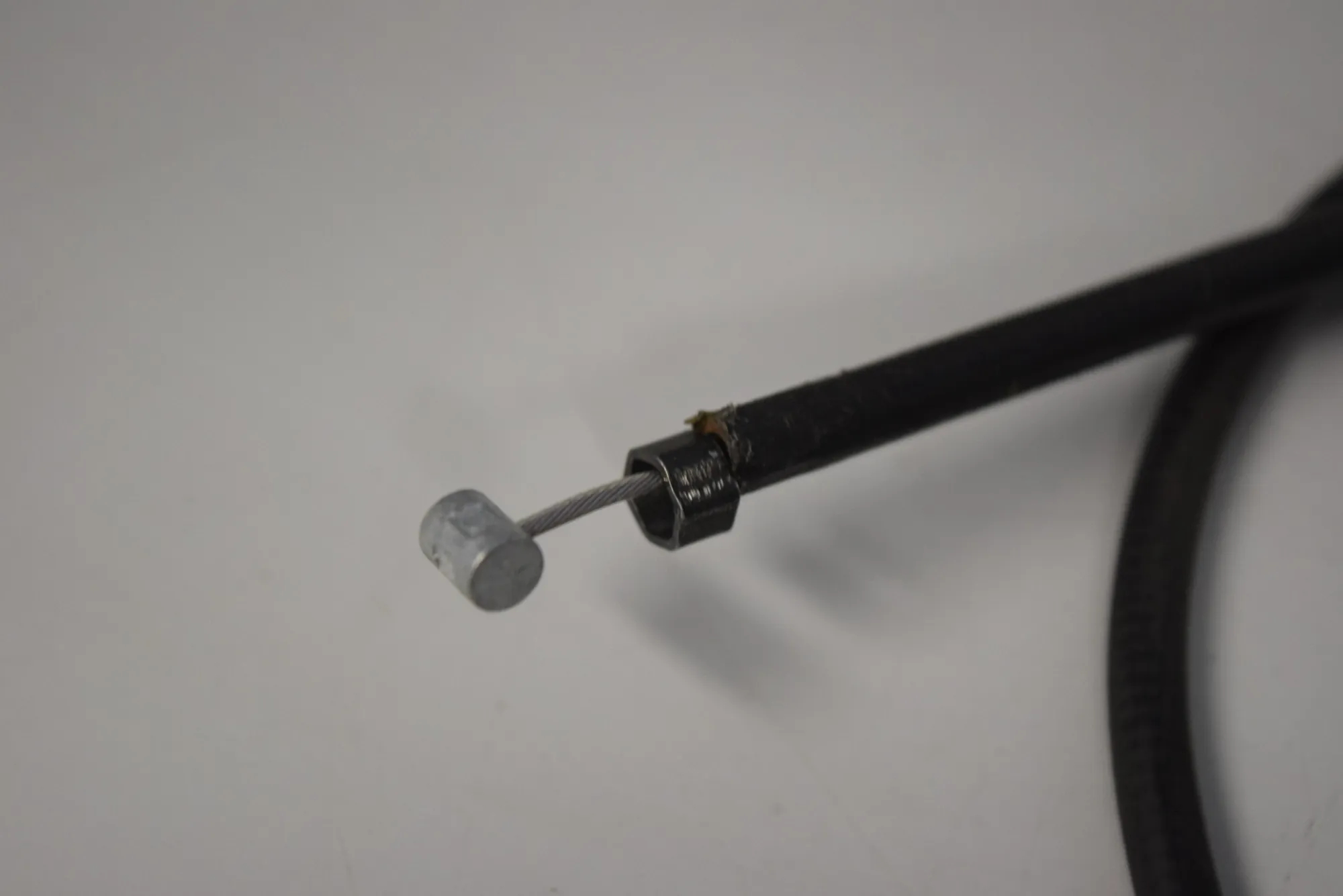 Bonnet Lock Cable – OEM 4419132 · BMW 5 (E60) 520 d 2007 – 5