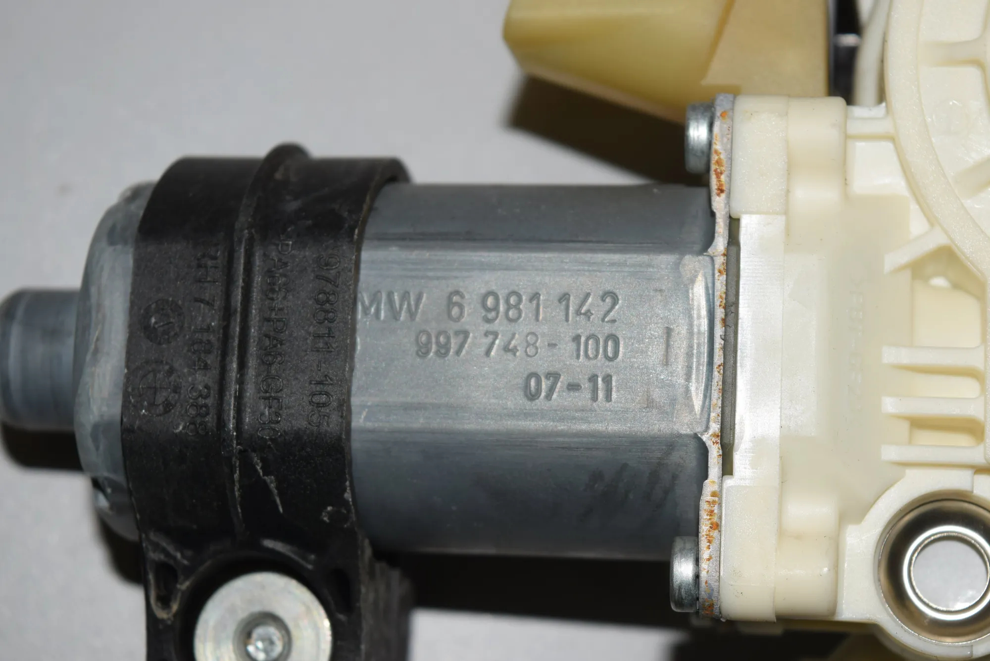 Front Right Door Window Regulator – OEM 6981142 · BMW 5 (E60) 520 d 2007 – 3