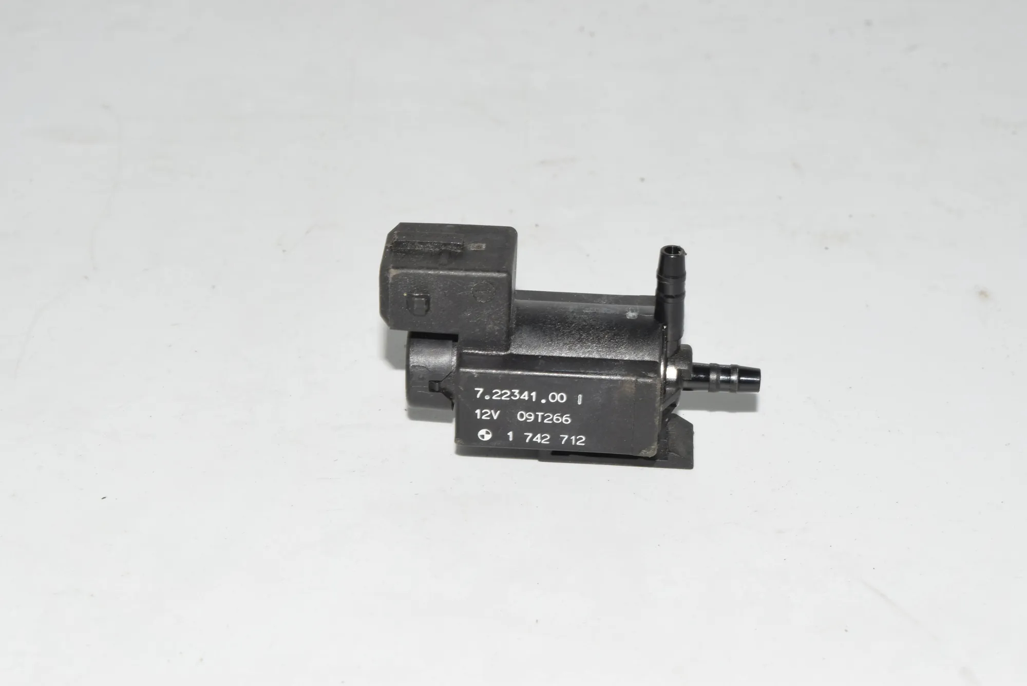 Solenoid Valve – OEM 1742712 · BMW 5 (E60) BMW 5 (E60) 2007