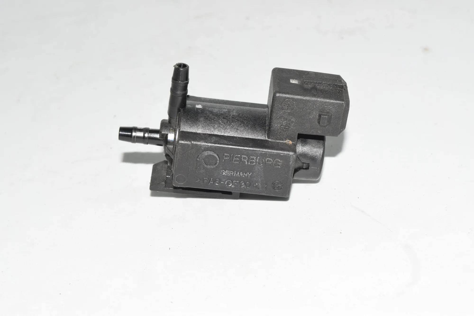 Solenoid Valve – OEM 1742712 · BMW 5 (E60) BMW 5 (E60) 2007 – 4