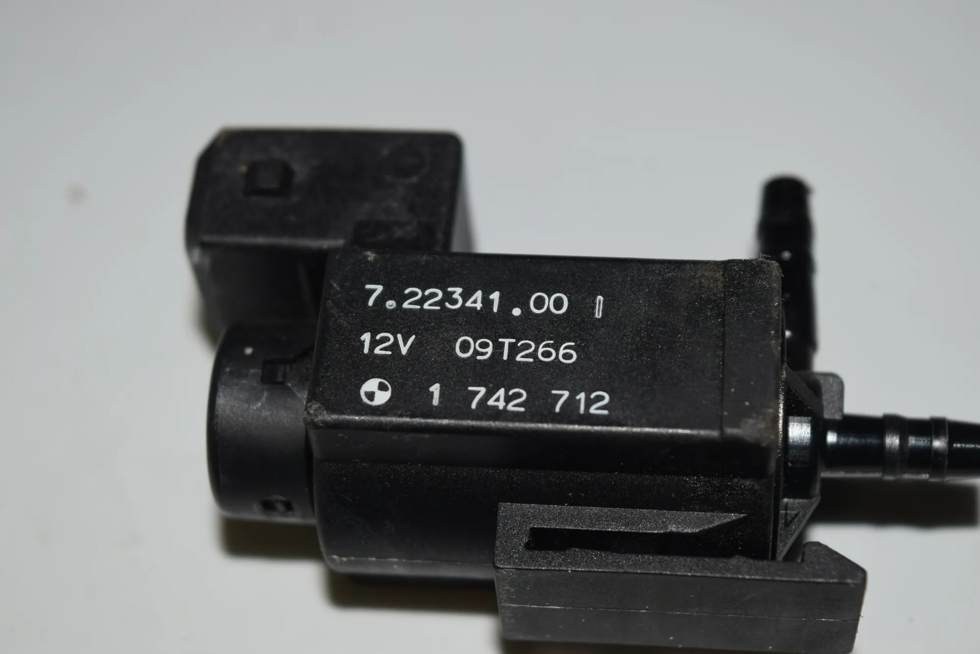 Solenoid Valve – OEM 1742712 · BMW 5 (E60) BMW 5 (E60) 2007 – 6