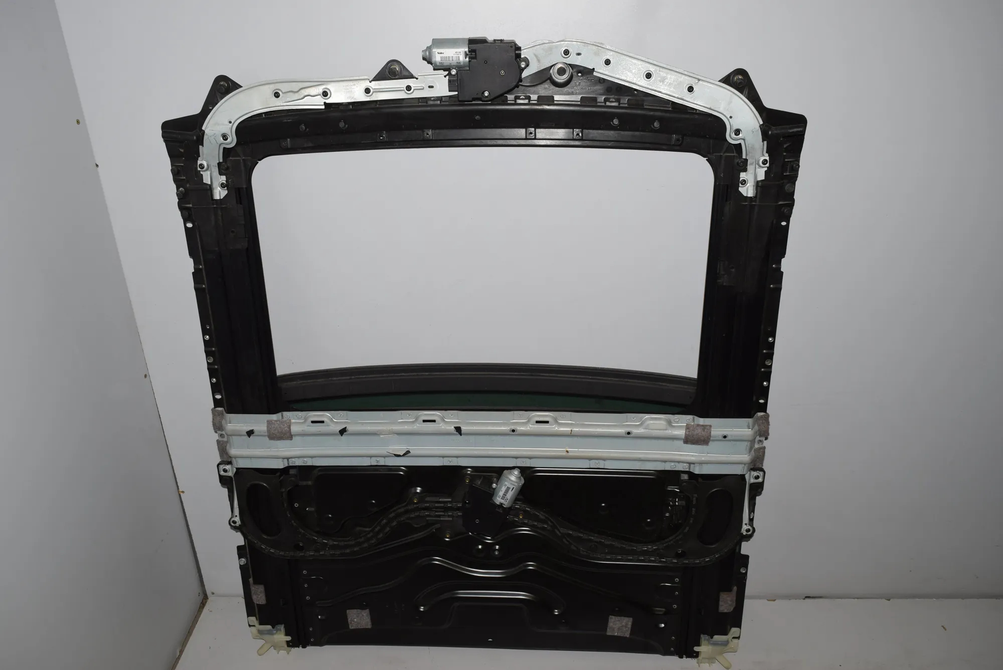 Sunroof – OEM 1721775 · BMW 6 Cabrio (F12) BMW 6 Cabrio (F12) 2011 – 3