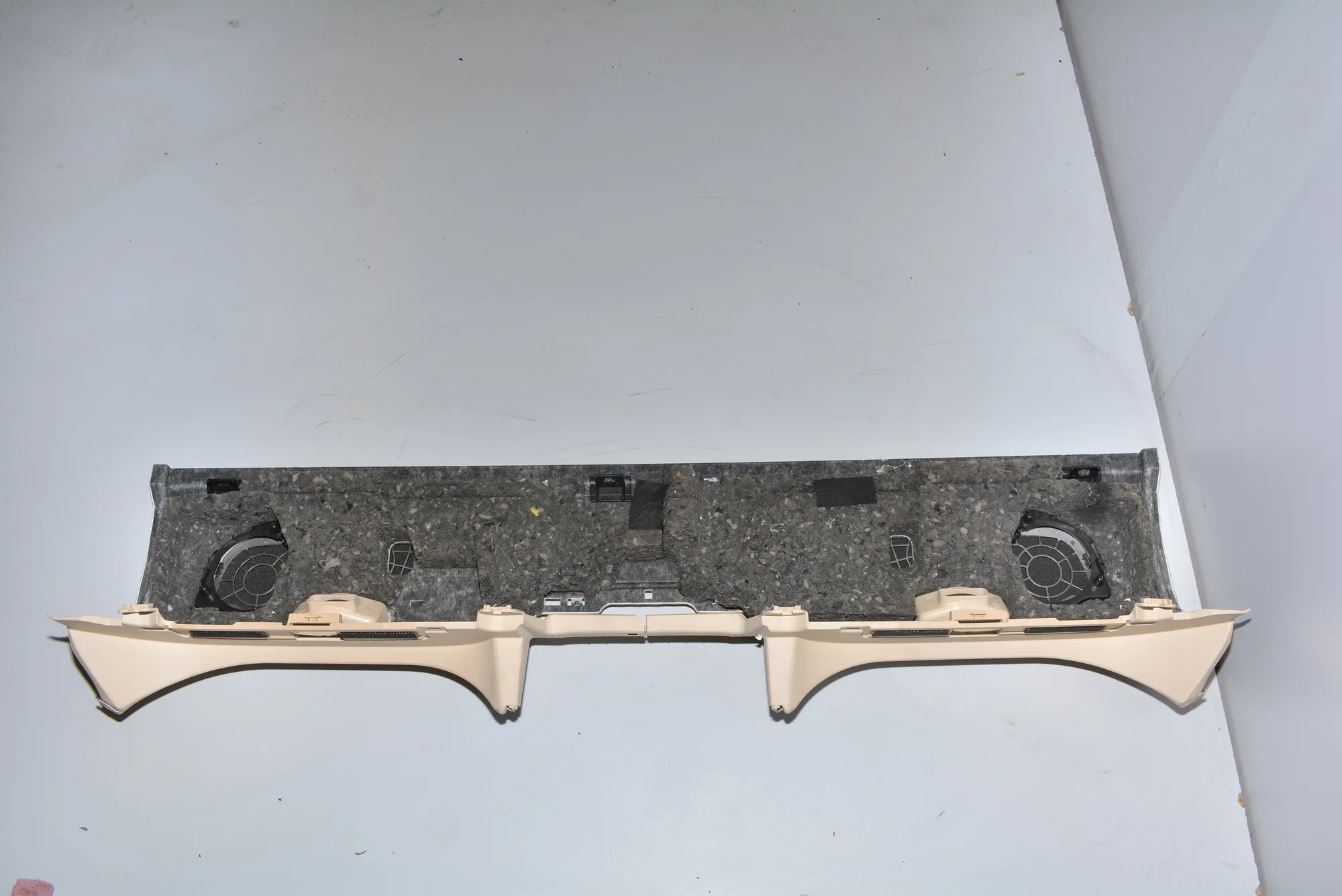 Rear Parcel Shelf – OEM 7382032 · BMW 7 (G11, G12) BMW 7 (G11, G12) 2015 – 5