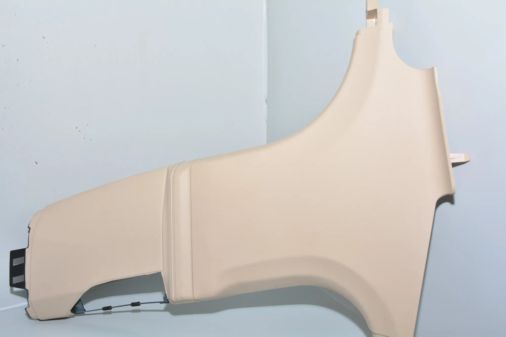 Left Side B Pillar Trim – OEM 7407737 · BMW 7 (G11, G12) BMW 7 (G11, G12) 2015 – 3