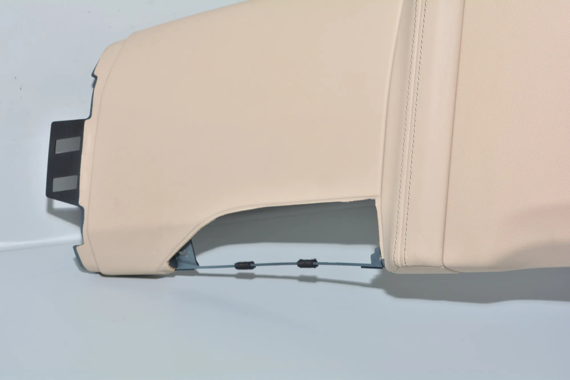 Left Side B Pillar Trim – OEM 7407737 · BMW 7 (G11, G12) BMW 7 (G11, G12) 2015 – 2