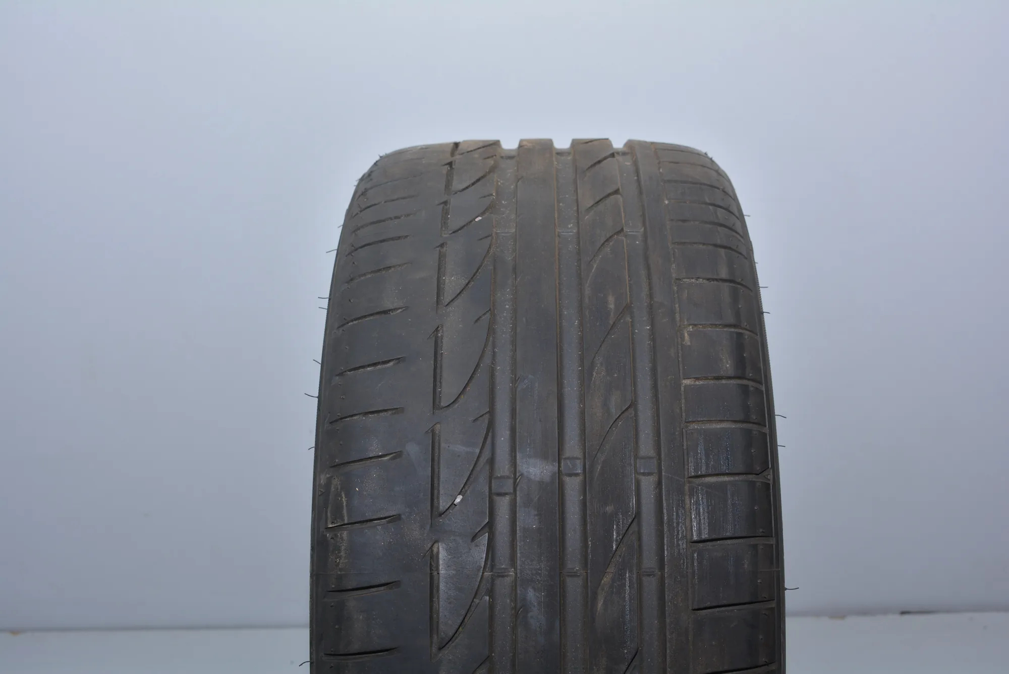 Tire – OEM NA · BMW 5 (E60) BMW 5 (E60) 2008