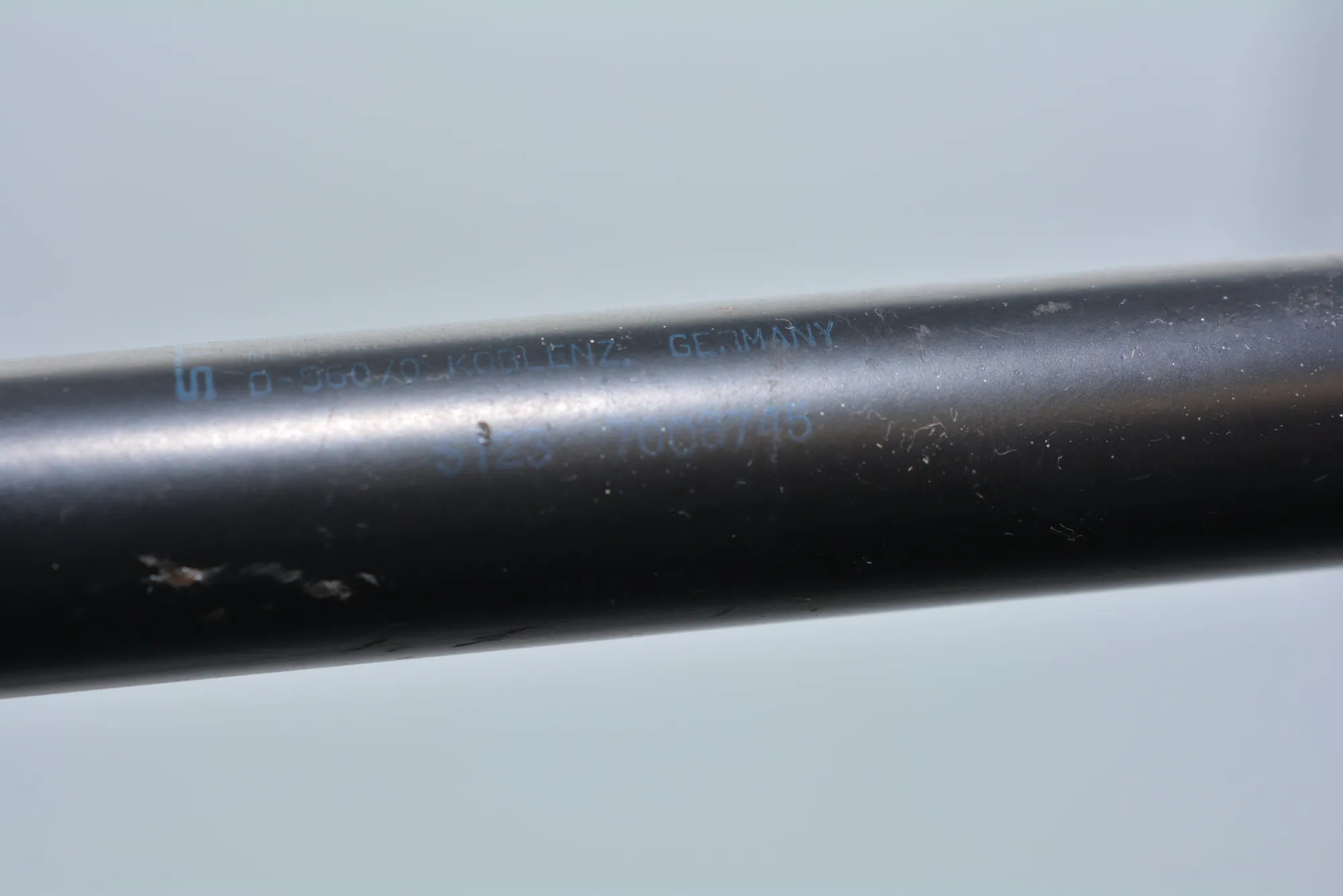 Front Left Bonnet Strut – OEM 7008745 · BMW 5 (E60) BMW 5 (E60) 2008 – 4