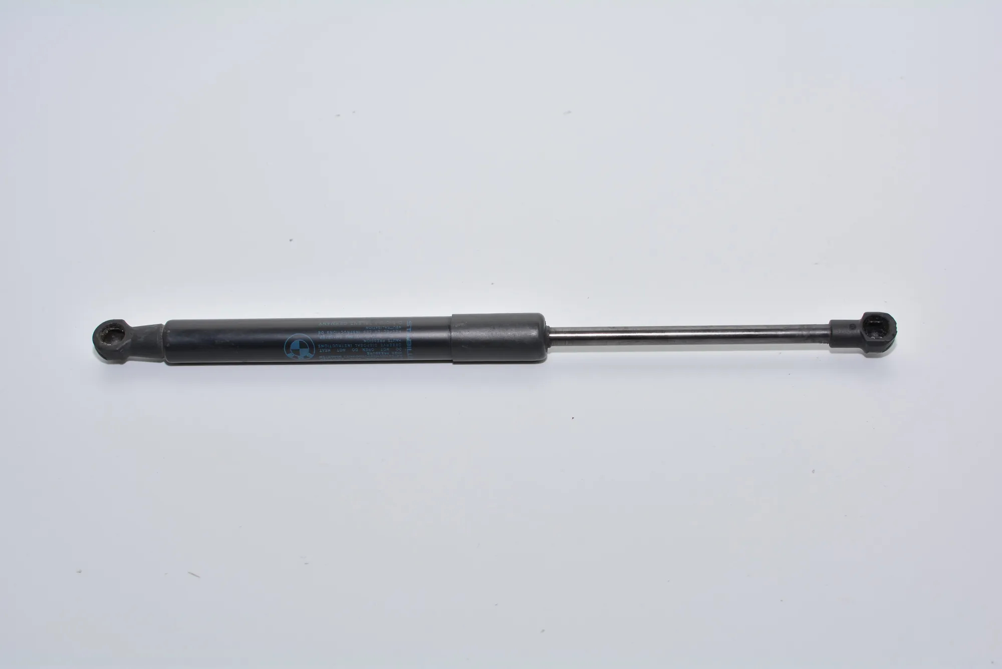 Front Left Bonnet Strut – OEM 7008745 · BMW 5 (E60) BMW 5 (E60) 2007