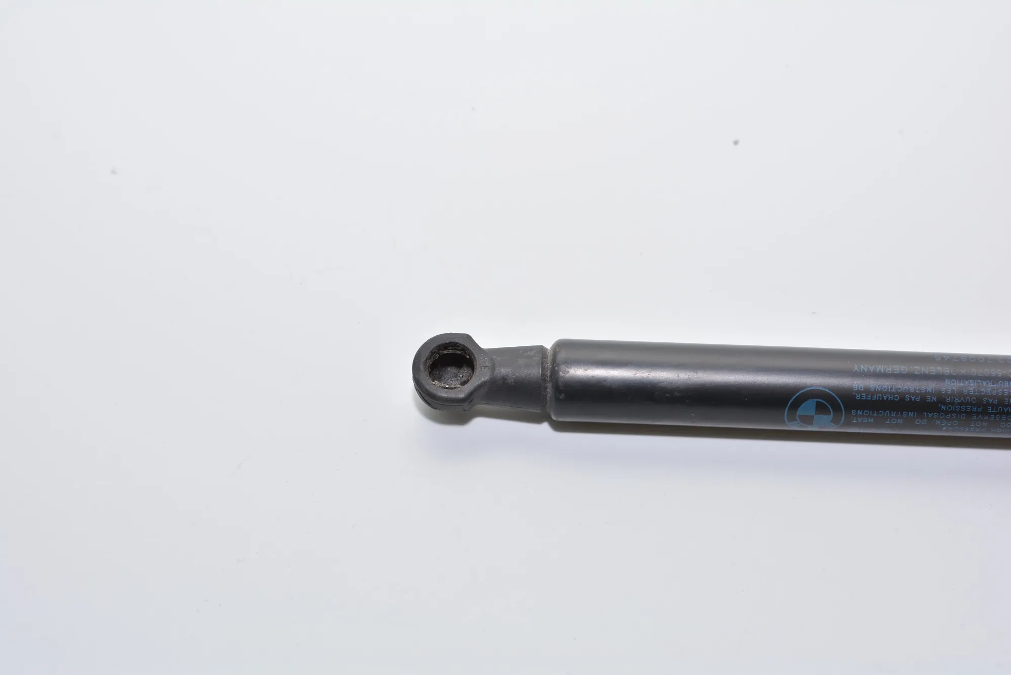 Front Left Bonnet Strut – OEM 7008745 · BMW 5 (E60) BMW 5 (E60) 2007 – 3