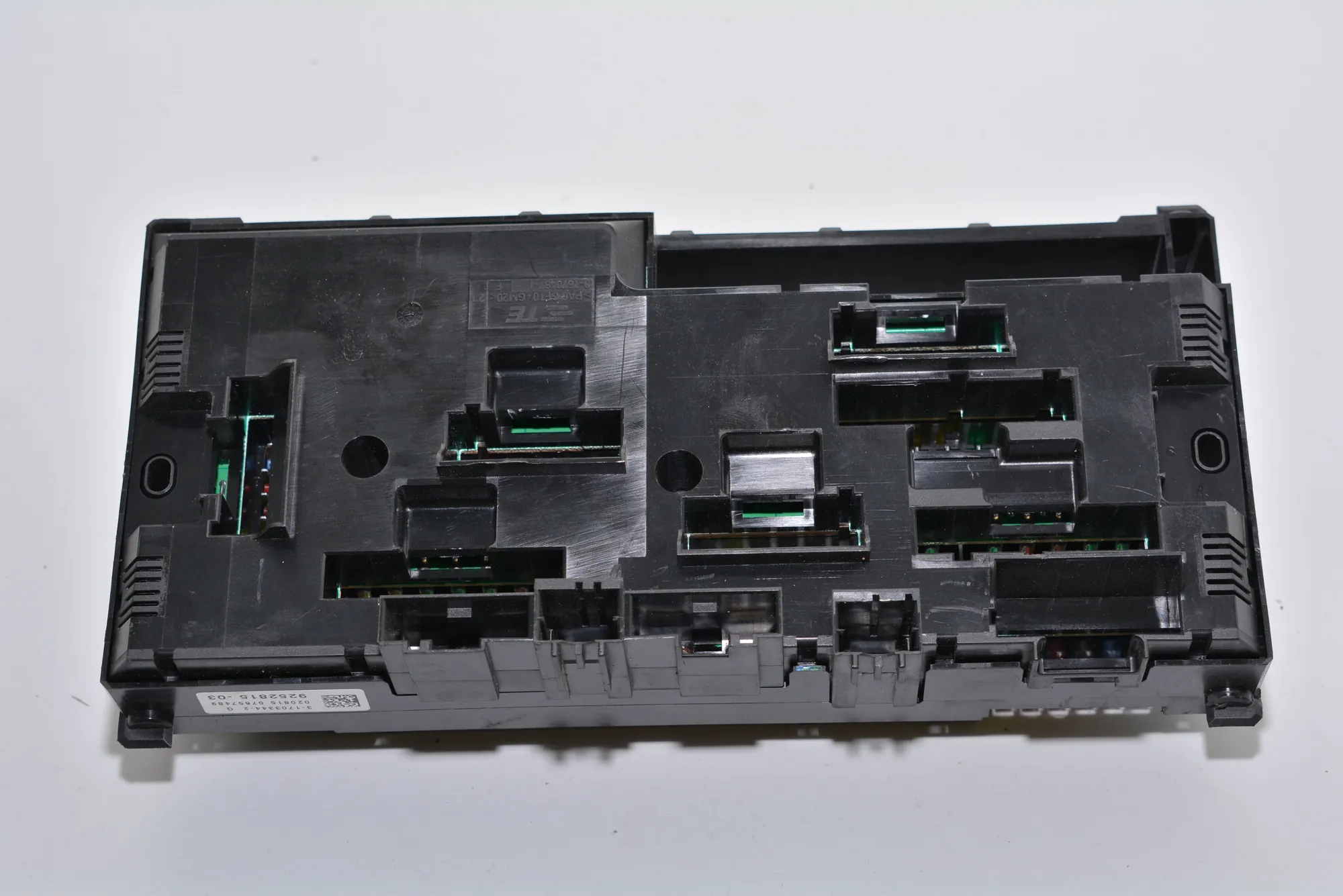 Fuse Box – OEM 9252815 · BMW 5 (F10) BMW 5 (F10) 2015 – 2