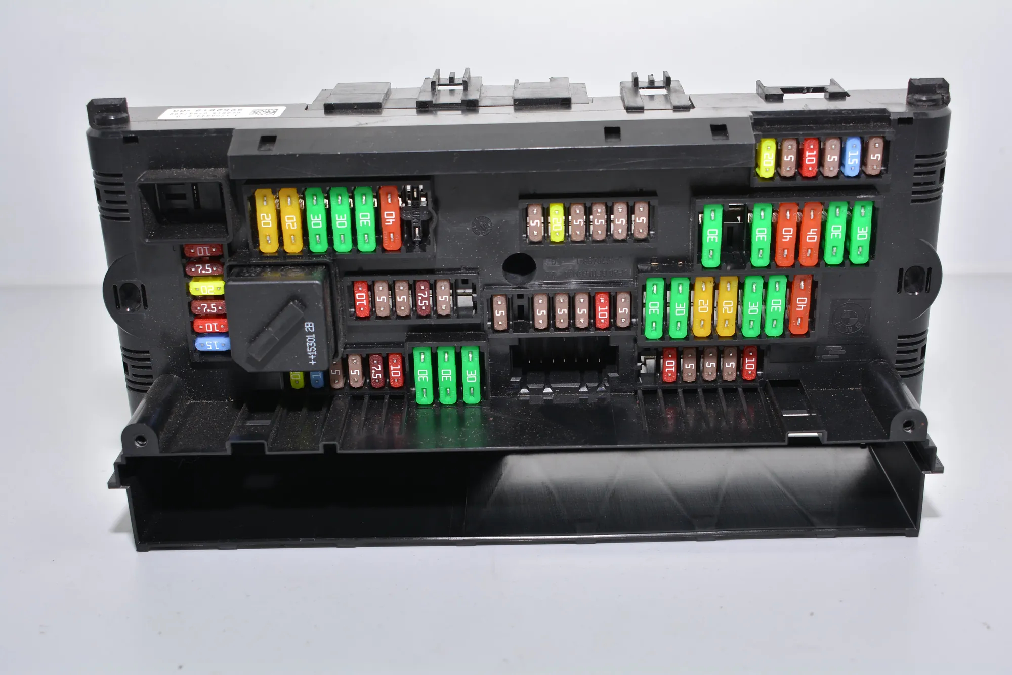 Fuse Box – OEM 9252815 · BMW 5 (F10) BMW 5 (F10) 2015 – 6