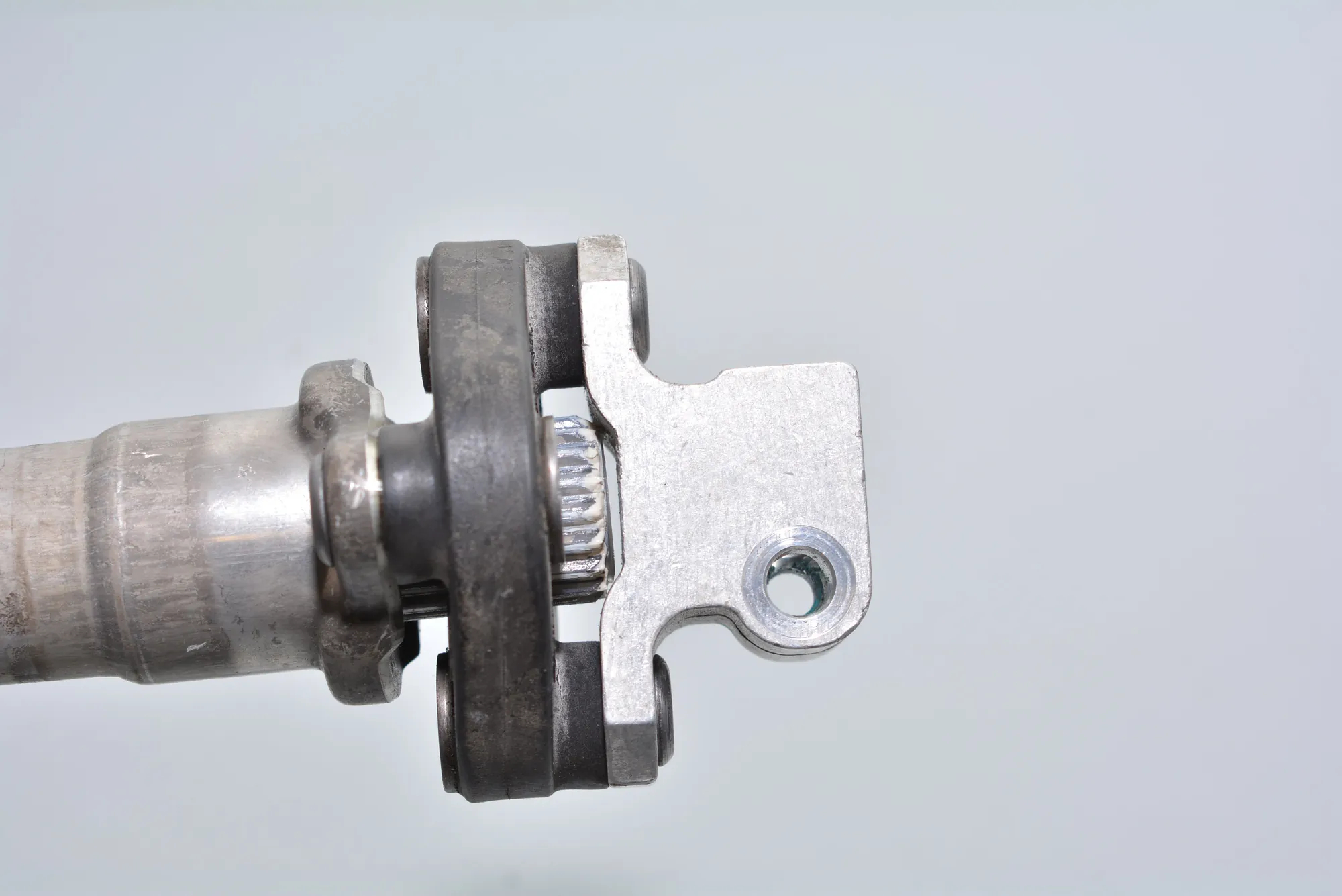Steering Column Shaft Joint – OEM 6776108 · BMW 7 (F01, F02) BMW 7 (F01, F02) 2010 – 3