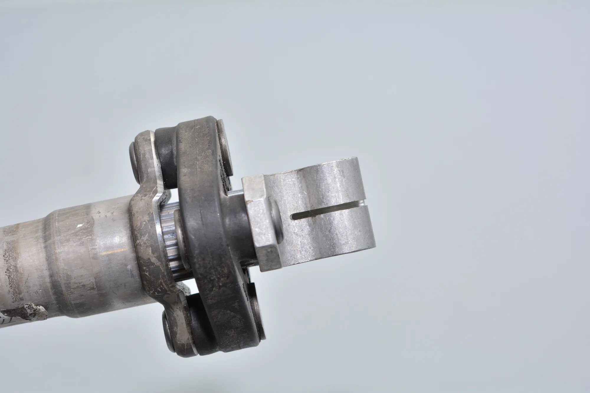 Steering Column Shaft Joint – OEM 6776108 · BMW 7 (F01, F02) BMW 7 (F01, F02) 2010 – 4