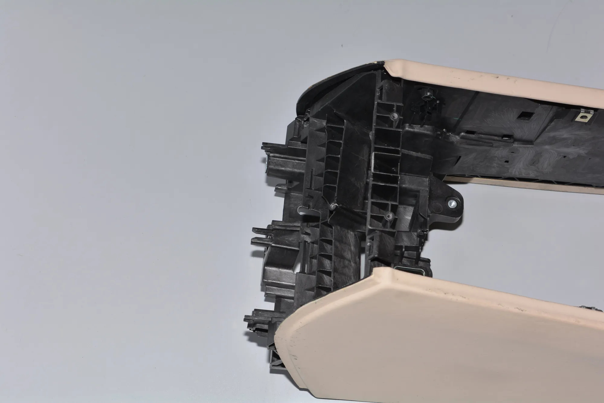Armrest – OEM 9327501 · BMW 7 (G11, G12) BMW 7 (G11, G12) 730 d, Ld xDrive 2015 – 3