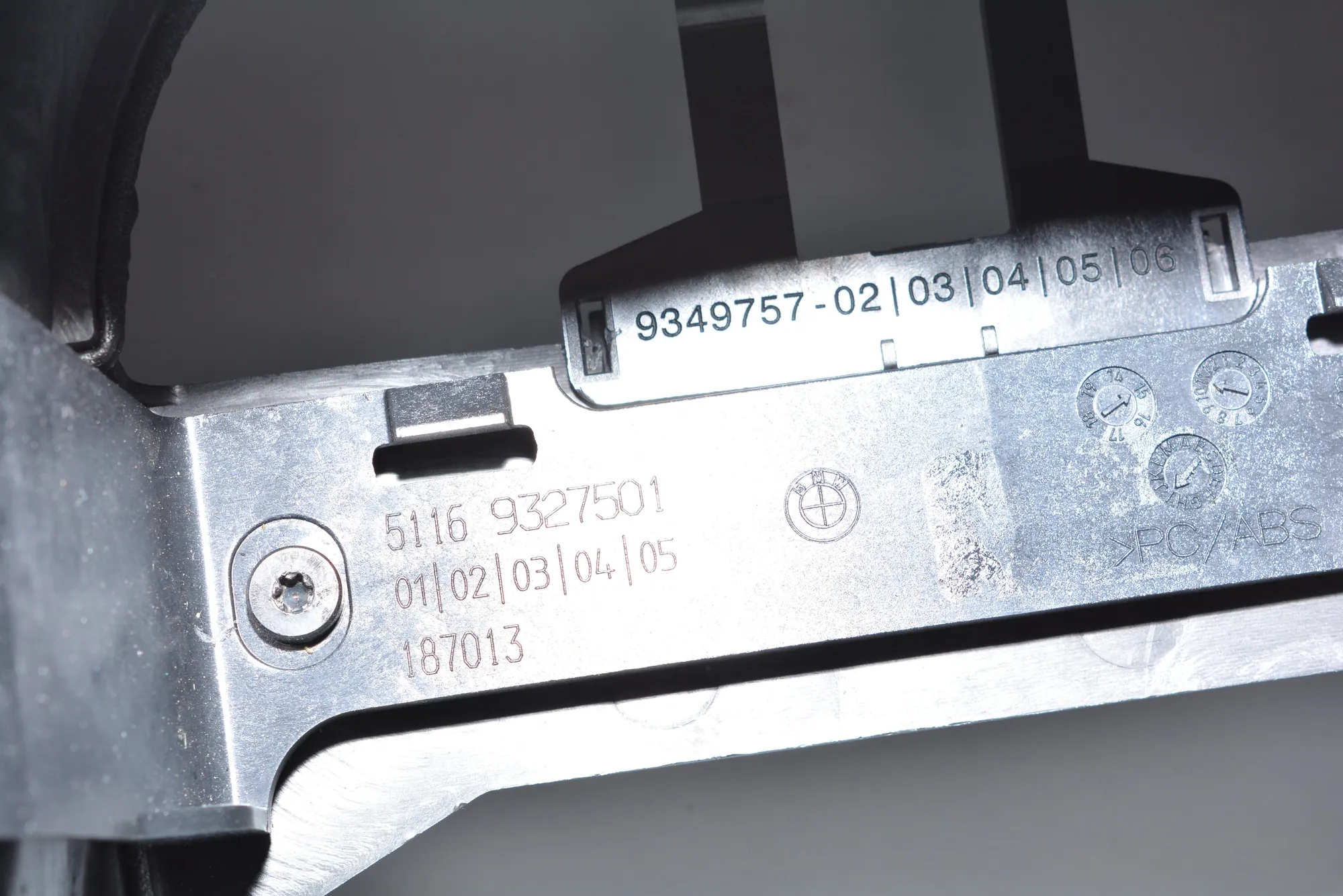 Armrest – OEM 9327501 · BMW 7 (G11, G12) BMW 7 (G11, G12) 730 d, Ld xDrive 2015 – 7