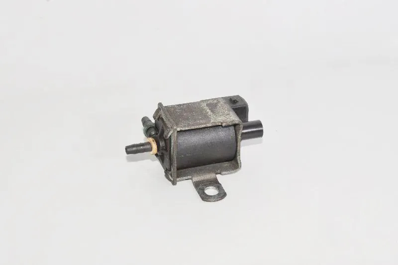 Solenoid Valve – OEM 1742711 · BMW X5 (E53) 4.4 i 2001
