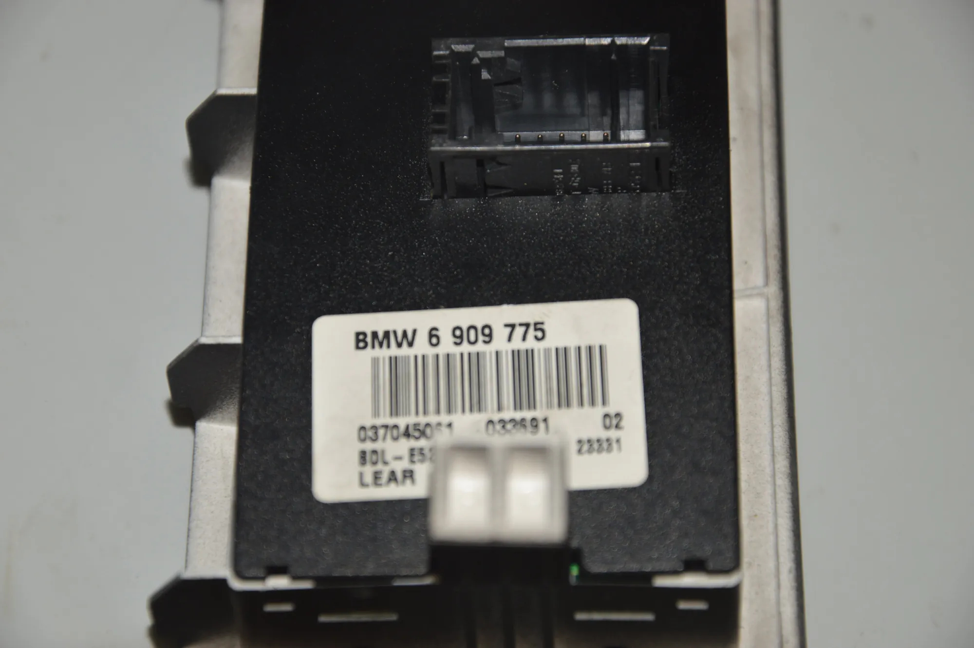 Headlight Switch Control Unit – OEM 6909775 · BMW X5 (E53) 4.4 i 2002 – 4