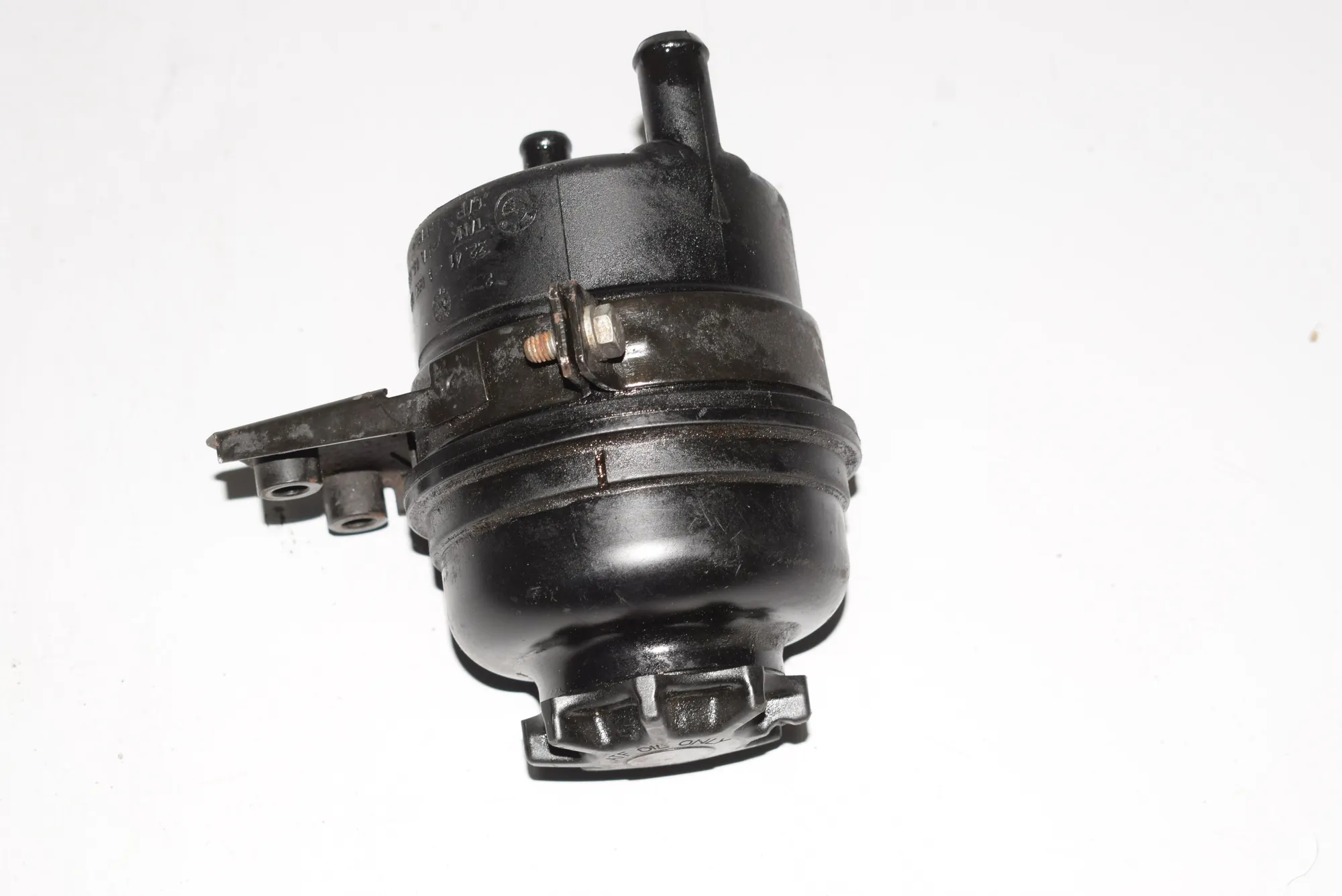 Power Steering Pump Tank – OEM 1097164 · BMW X5 (E53) 4.4 i 2002