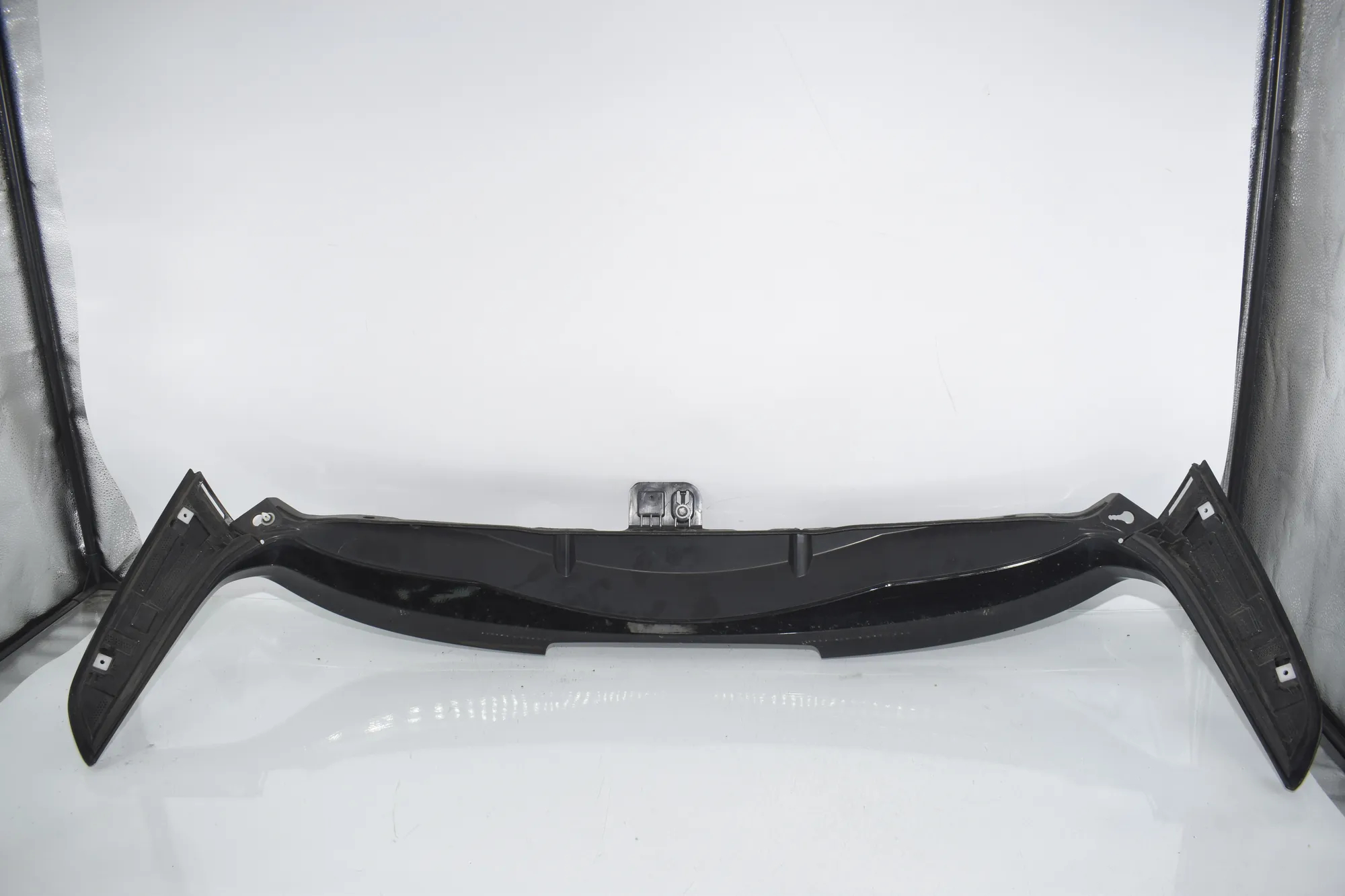 Tailgate Bootlid Spoiler – OEM 7360536 · BMW X1 (F48) xDrive 18 d 2016 – 2