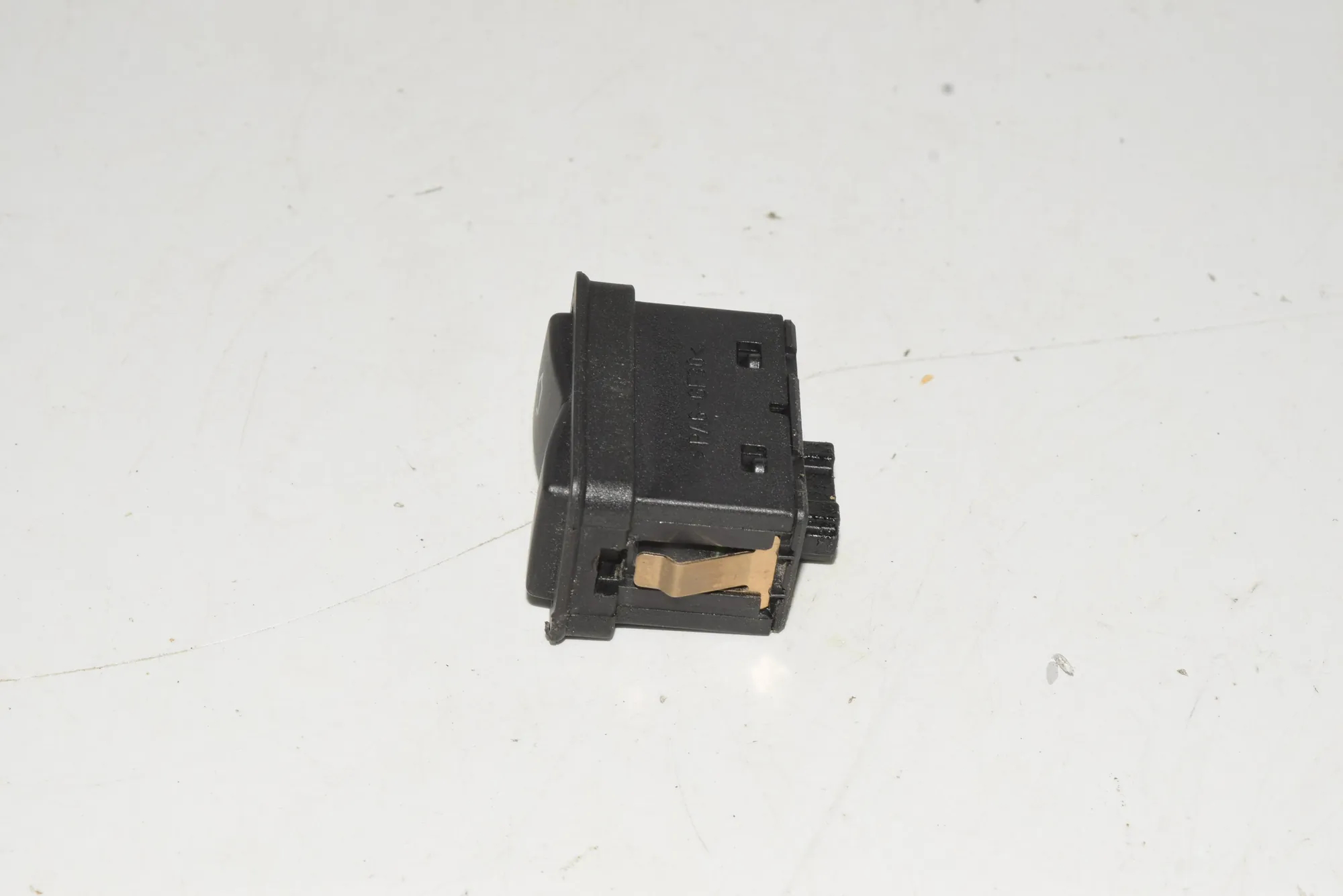 Rear Left Door Window Switch – OEM 8368974 · BMW 5 (E39) 525 d 2003 – 2