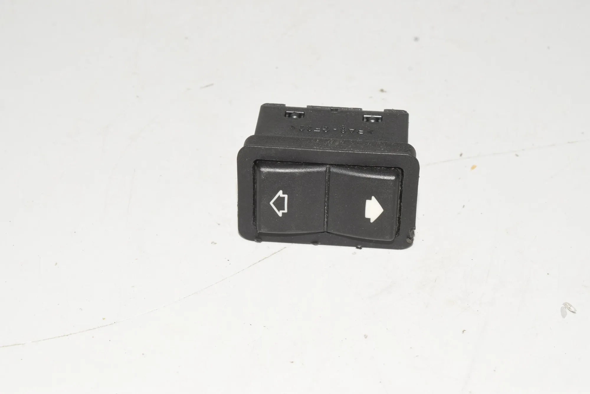 Rear Left Door Window Switch – OEM 8368974 · BMW 5 (E39) 525 d 2003