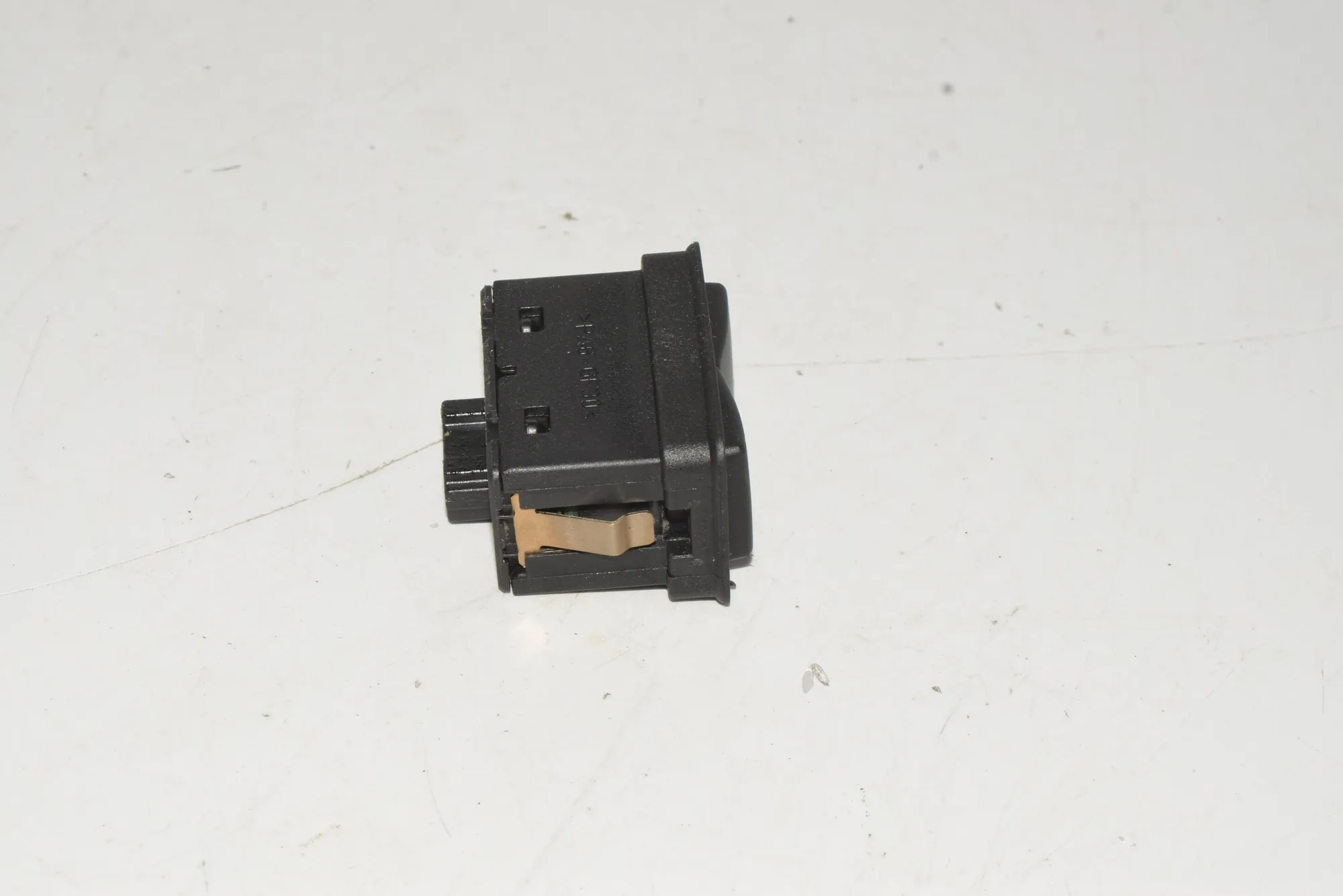 Rear Left Door Window Switch – OEM 8368974 · BMW 5 (E39) 525 d 2003 – 4