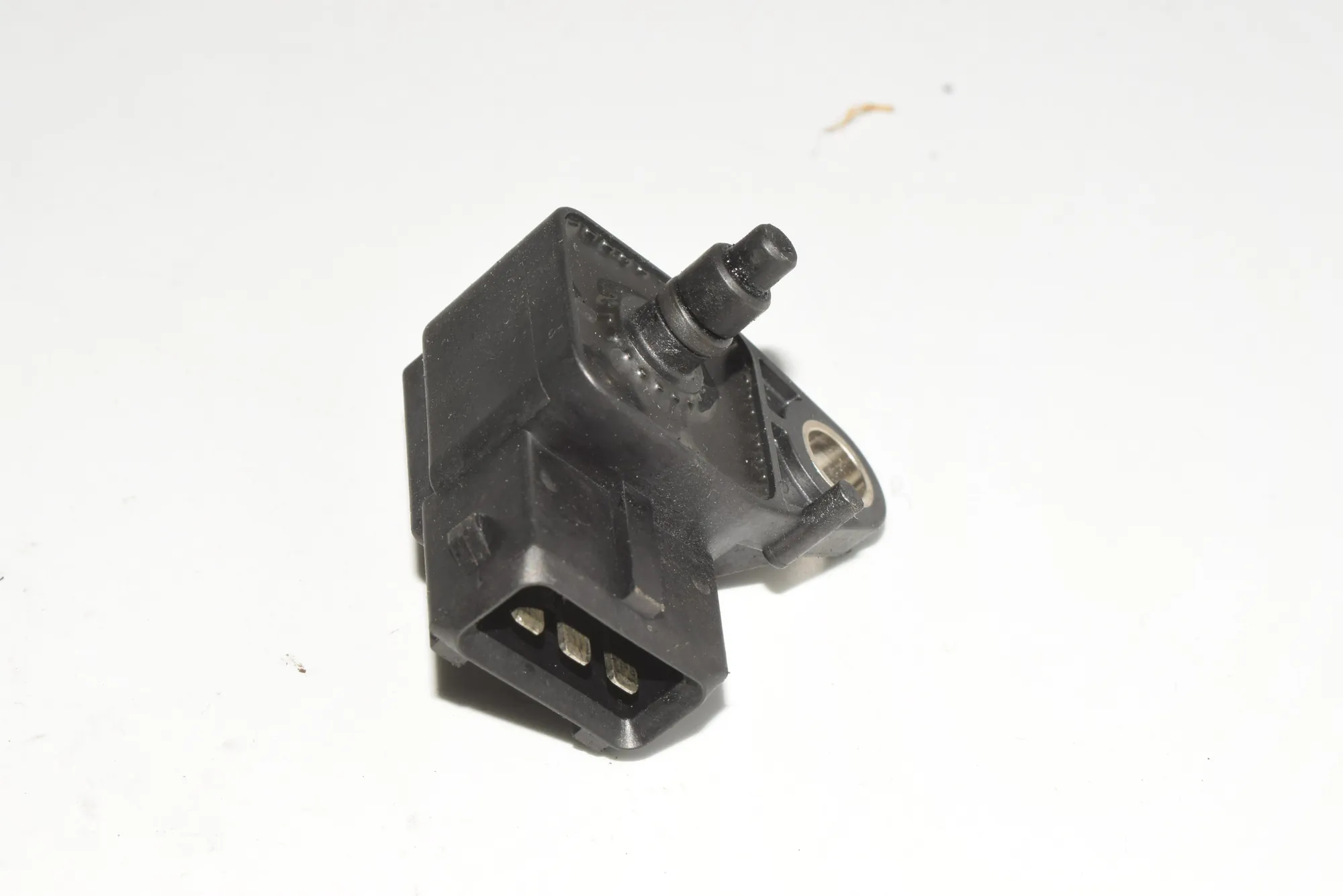 Intake Manifold Pressure Sensor – OEM 2246977 · BMW 5 (E39) 525 d 2003 – 5