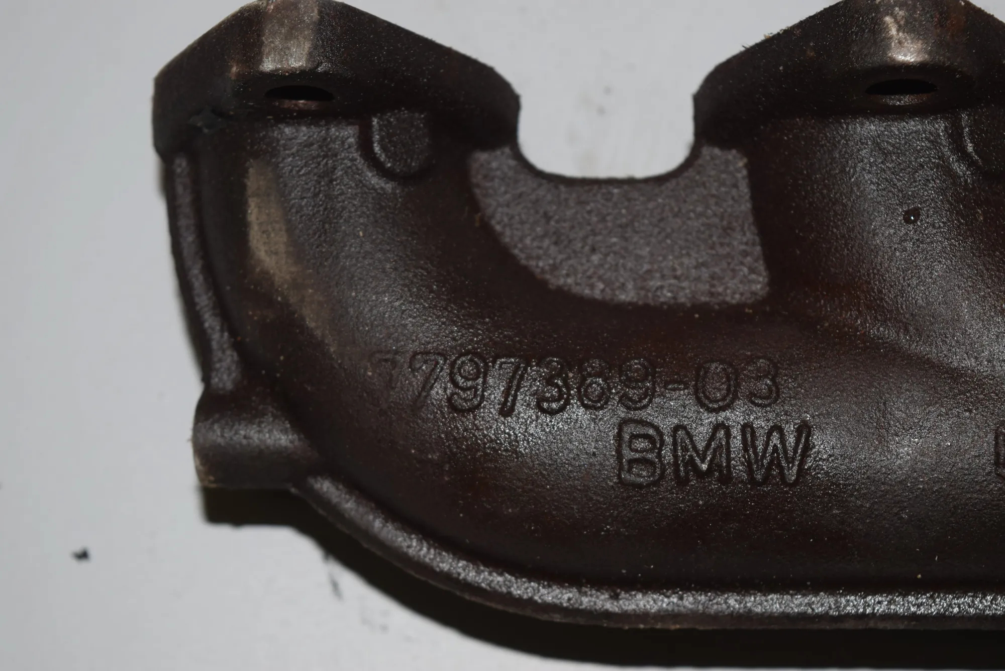Exhaust Manifold – OEM 7797389 · BMW 5 (E60) BMW 5 (E60) 520 d 2007 – 3
