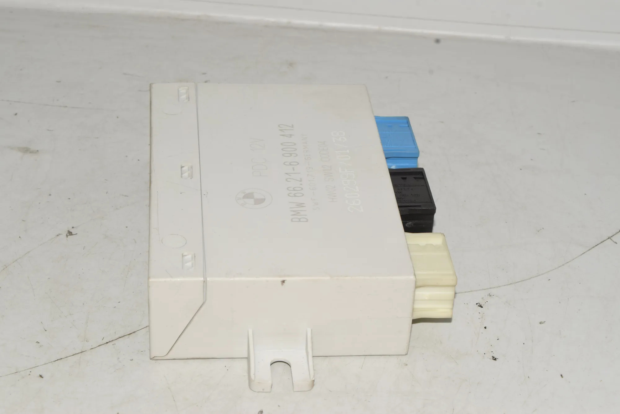 PDC Parking Sensor Control Unit – OEM 6900412 · BMW 7 (E38) 730 d 1999 – 4