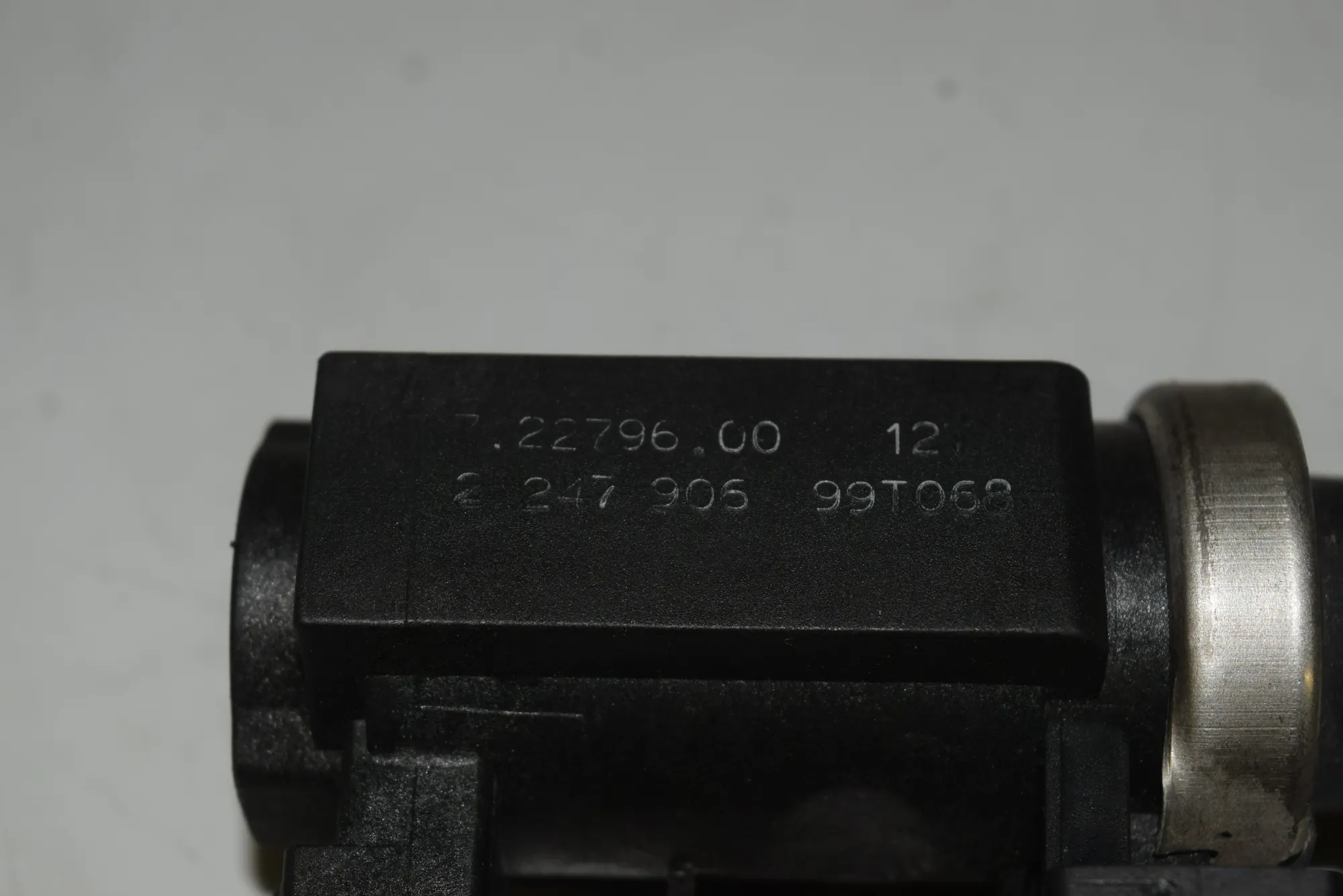 Solenoid Valve – OEM 2247906 · BMW 7 (E38) 730 d 1999 – 5