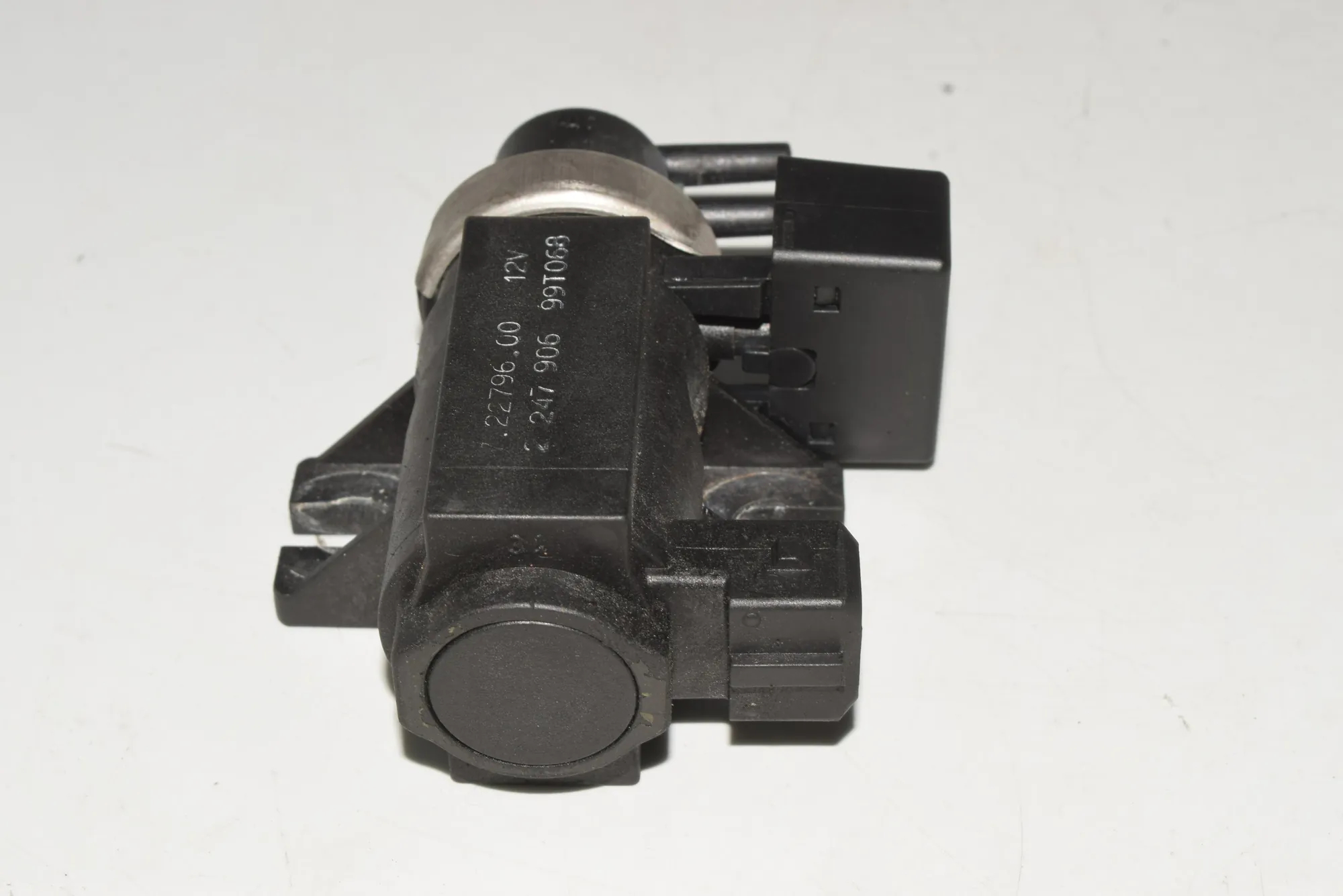 Solenoid Valve – OEM 2247906 · BMW 7 (E38) 730 d 1999 – 3