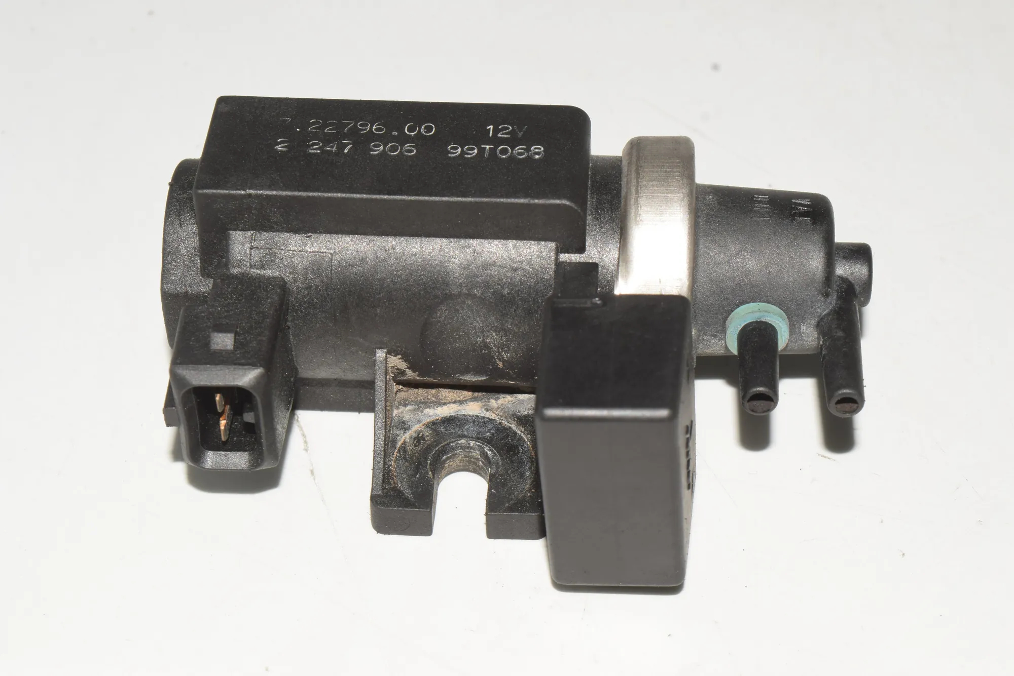 Solenoid Valve – OEM 2247906 · BMW 7 (E38) 730 d 1999 – 6
