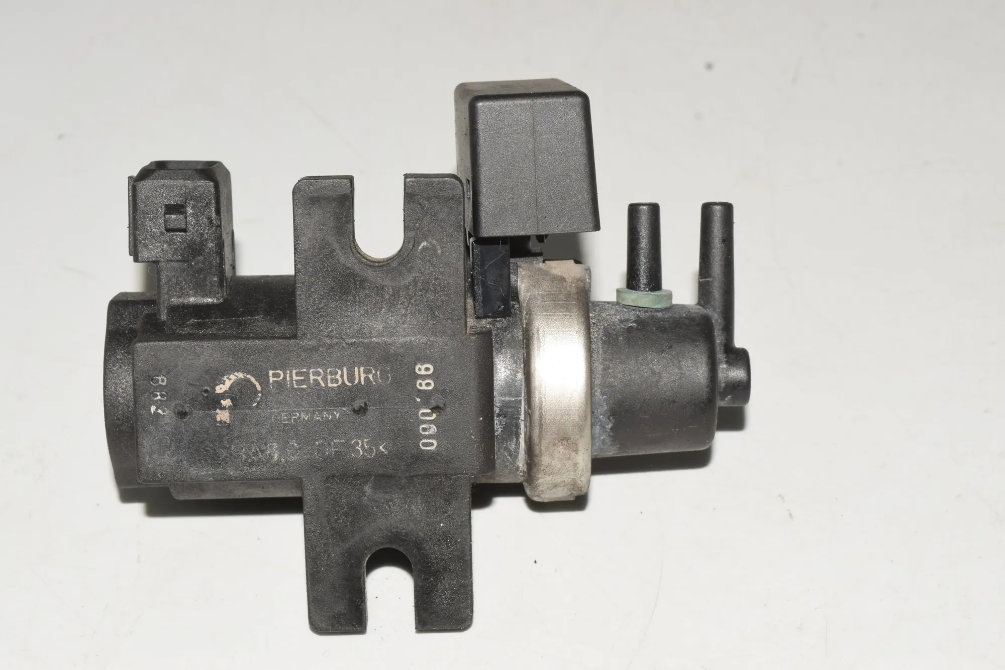 Solenoid Valve – OEM 2247906 · BMW 7 (E38) 730 d 1999 – 4