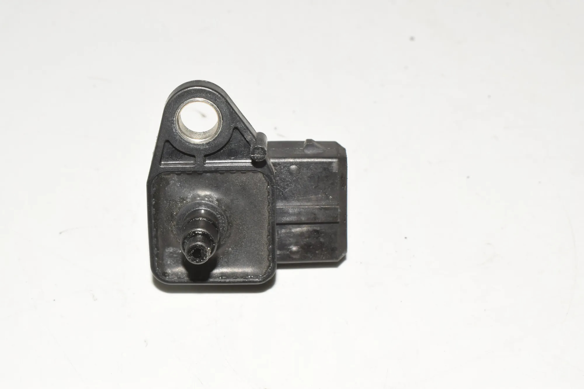 Intake Manifold Pressure Sensor – OEM 2246977 · BMW 7 (E38) 730 d 1999 – 4