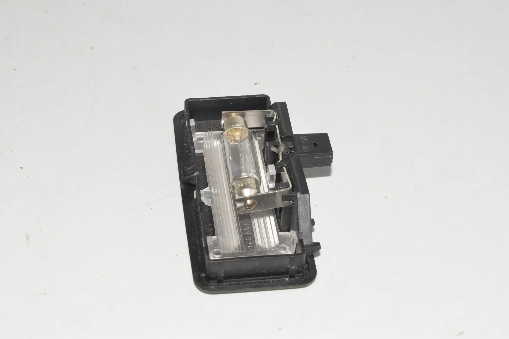Interior Lighting – OEM 6962013 · BMW 5 (E60) BMW 5 (E60) 2005 – 2