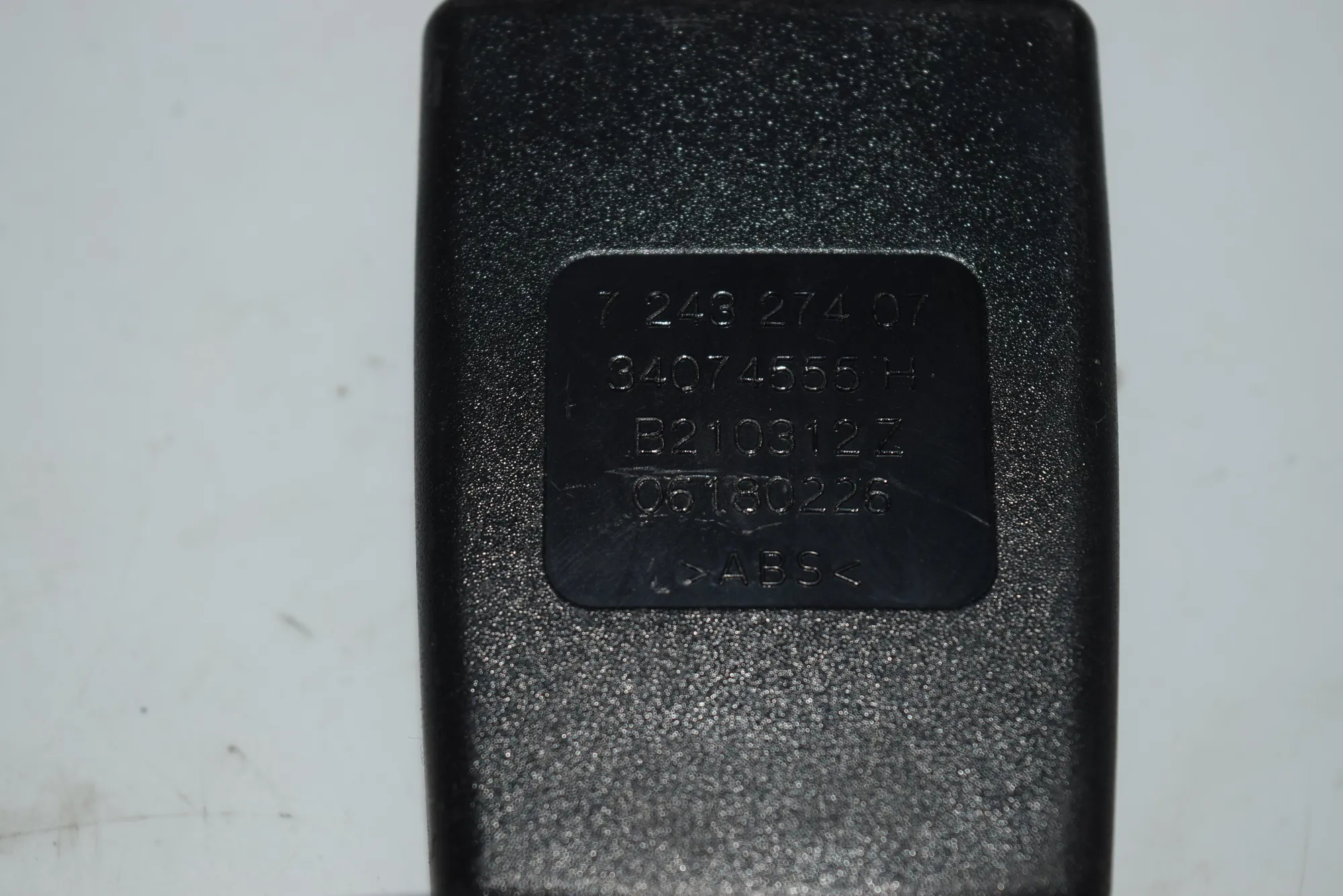 Rear Right Seat Buckle – OEM 7243274 · BMW 5 (F10) BMW 5 (F10) 2010 – 7
