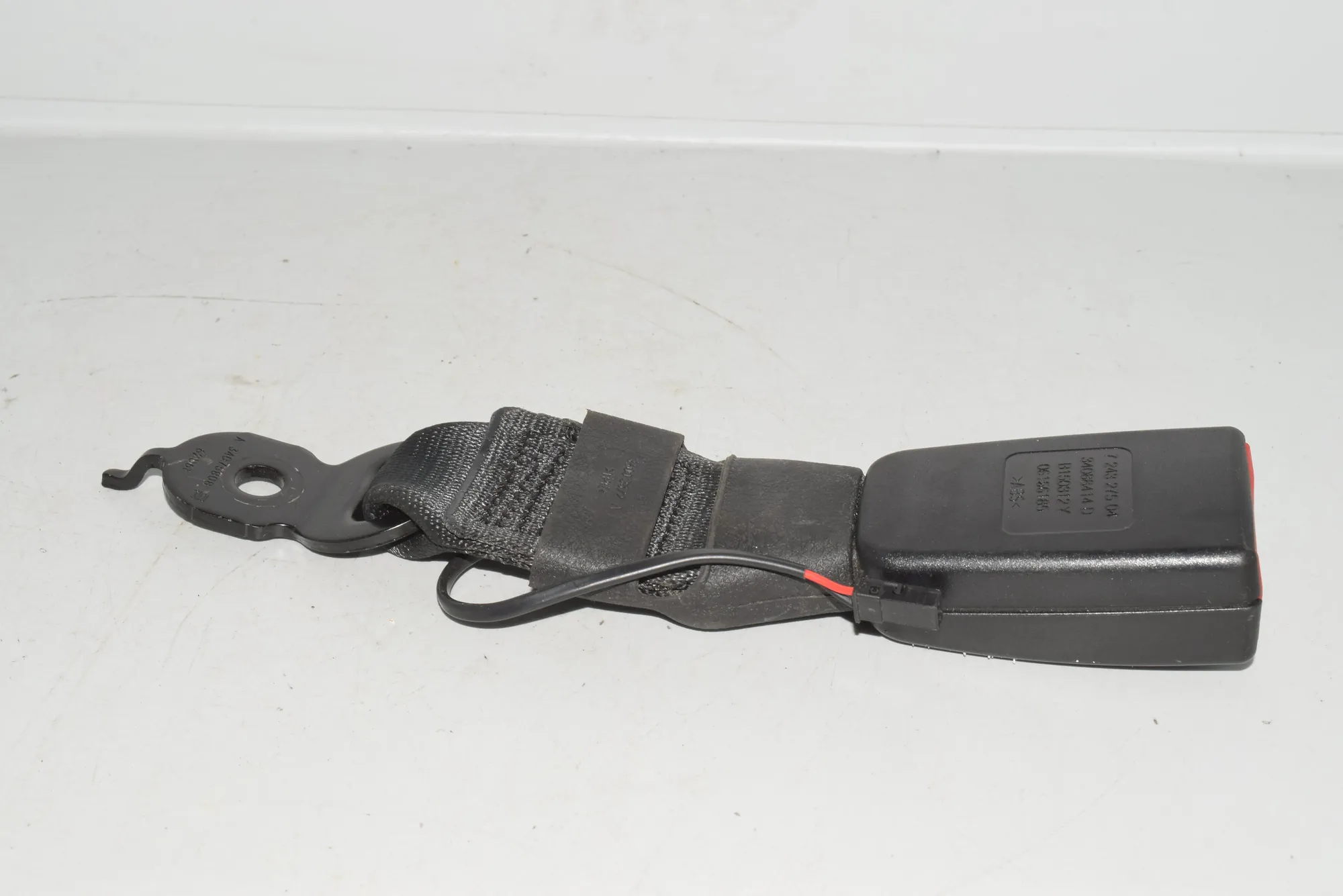 Rear Middle Seat Buckle – OEM 7243275 · BMW 5 Touring (F11) BMW 5 Touring (F11) 2010 – 3
