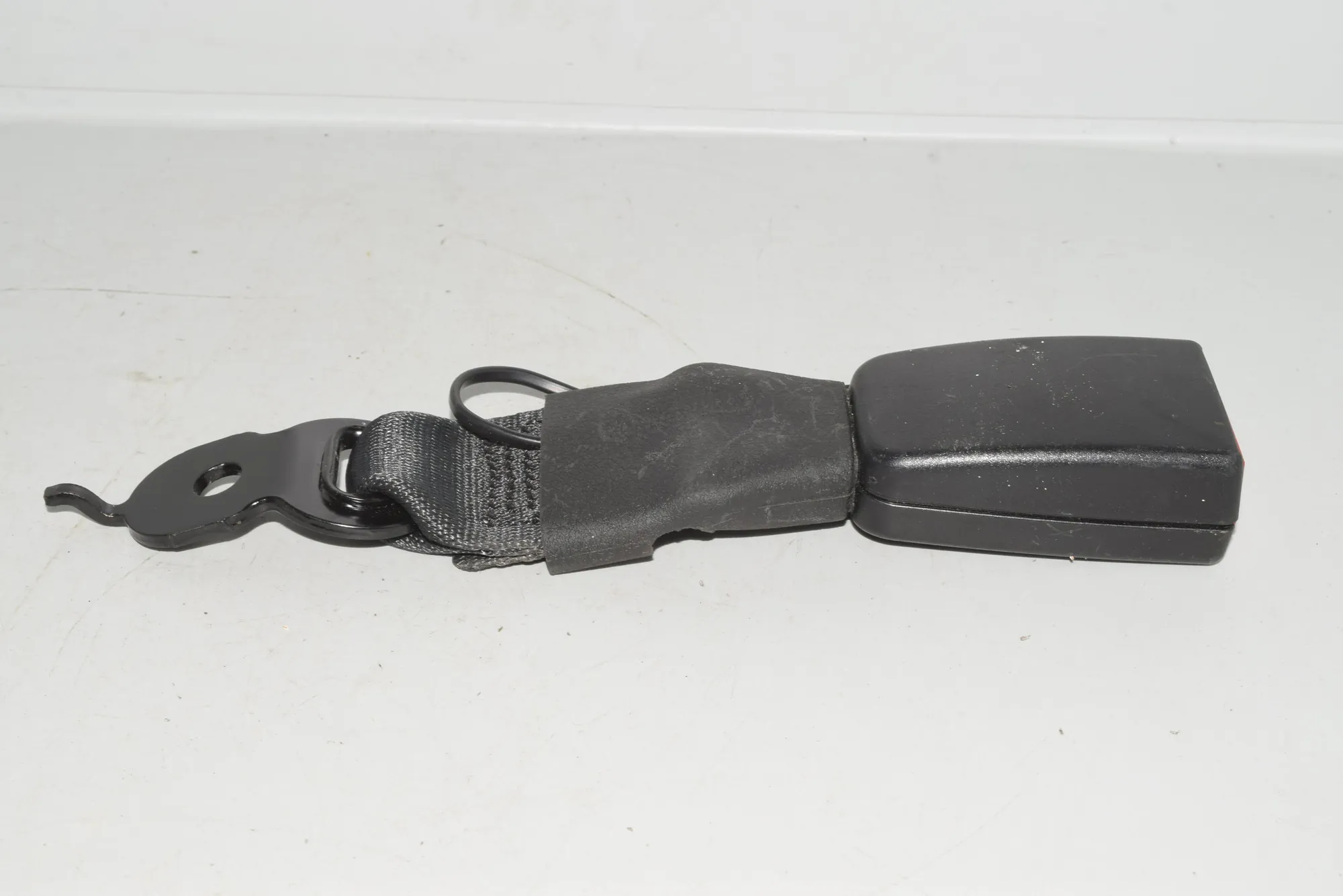 Rear Middle Seat Buckle – OEM 7243275 · BMW 5 Touring (F11) BMW 5 Touring (F11) 2010 – 4