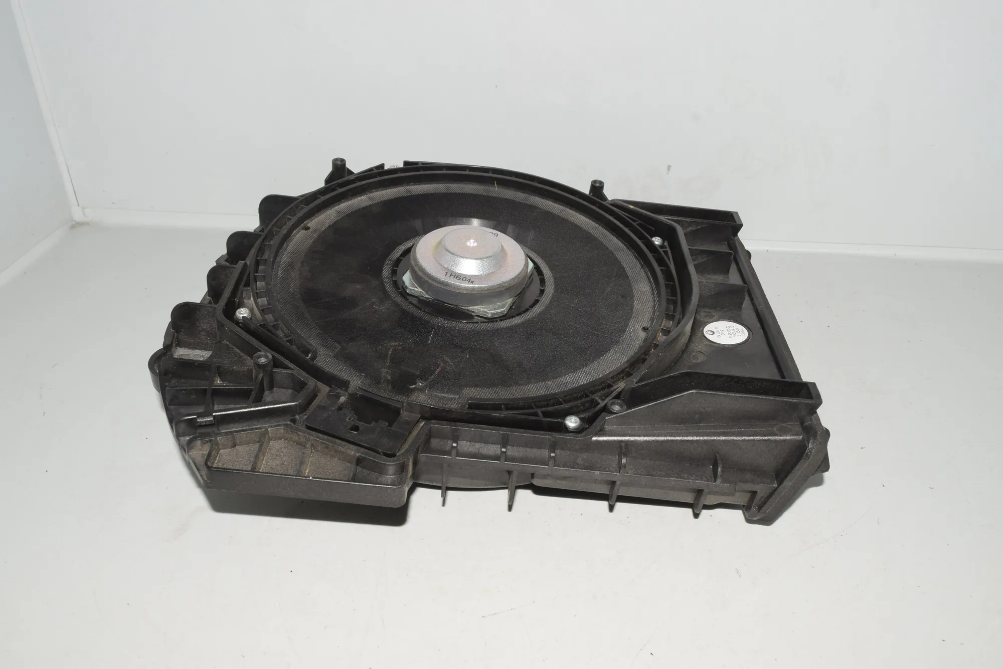 Subwoofer – OEM 9195200 · BMW 5 Touring (F11) BMW 5 Touring (F11) 2011 – 4