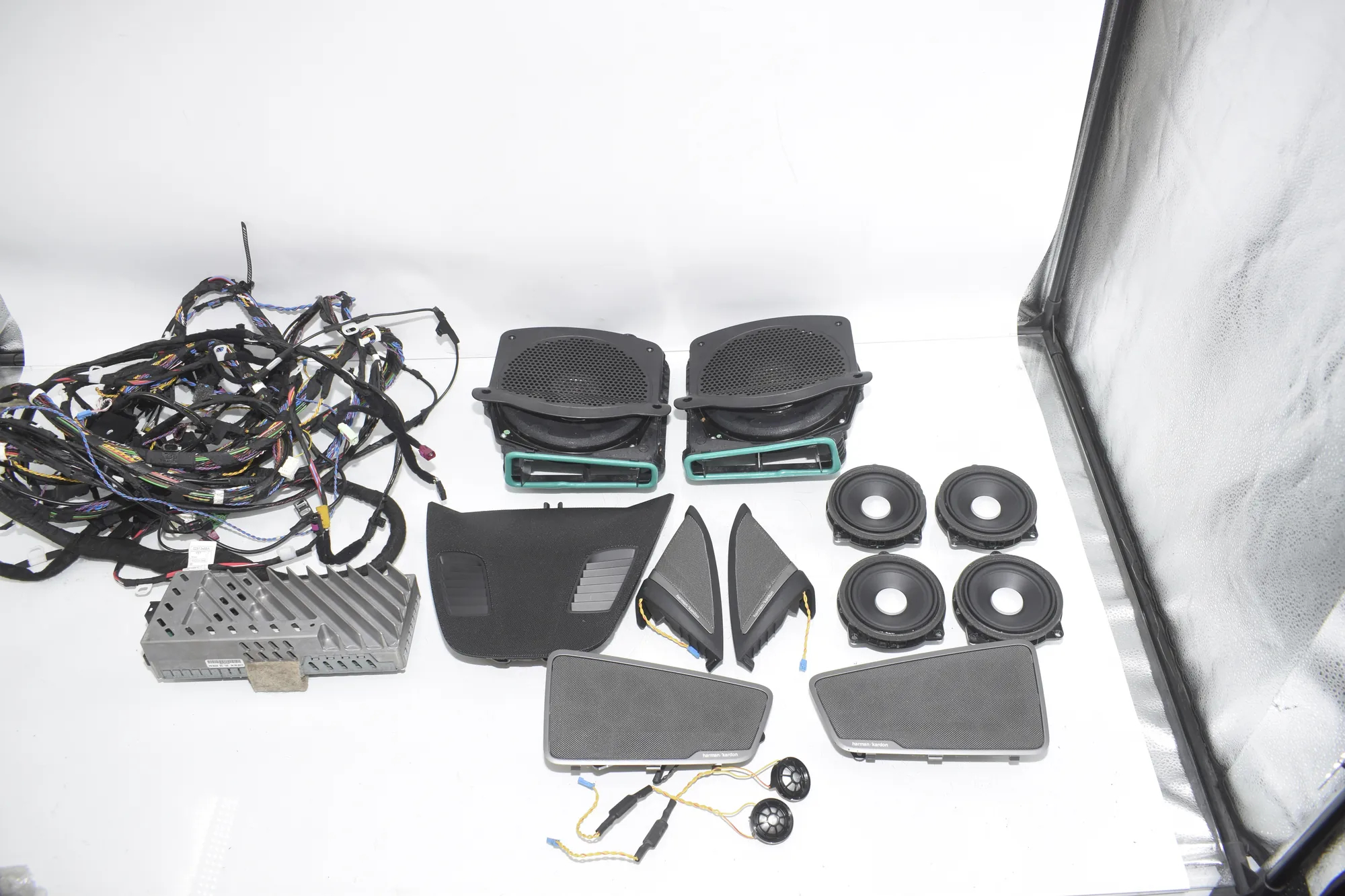 Sound Audio System Set – OEM 6993021 · BMW 5 (G30) (2016 - -) 540 i 2017 – 2
