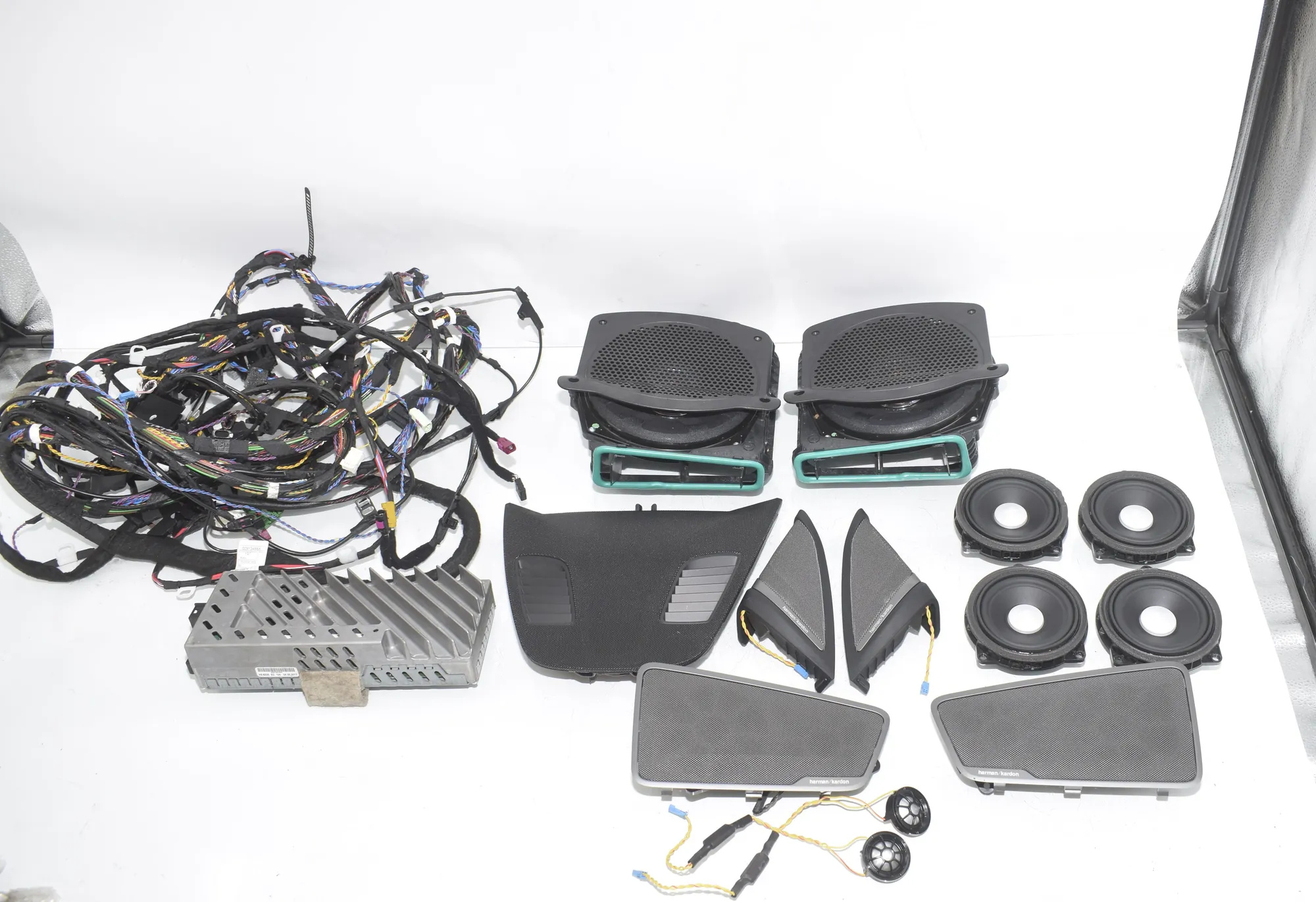 Sound Audio System Set – OEM 6993021 · BMW 5 (G30) (2016 - -) 540 i 2017 – 5