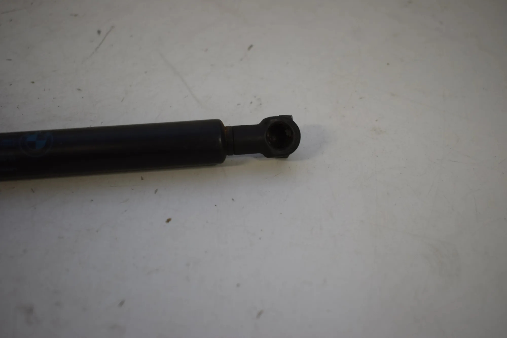 Front Right Bonnet Strut – OEM 7060550 · BMW 3 Touring (E91) 320 d 2007 – 3